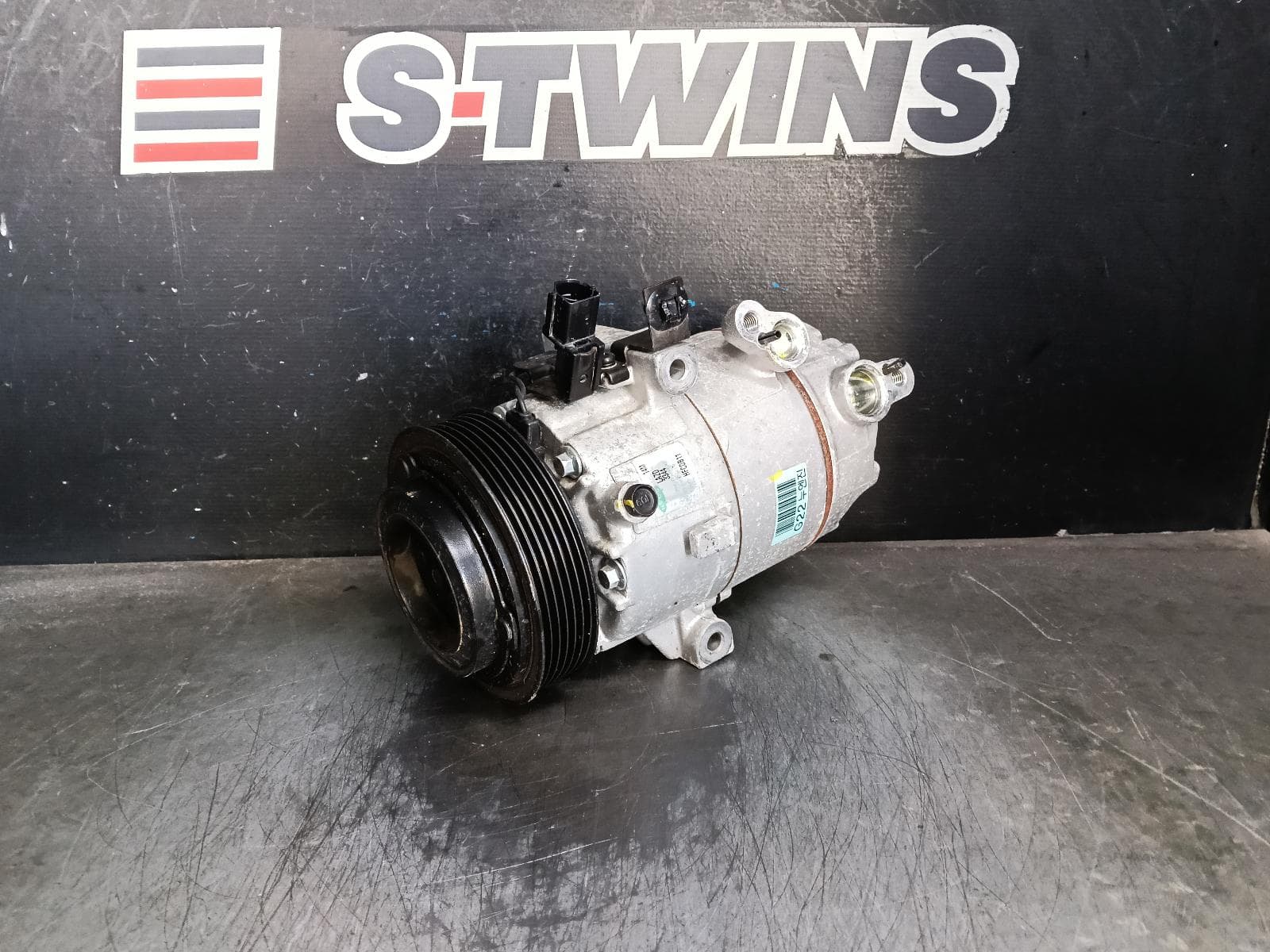Used auto part listing image: 2016 HYUNDAI I30 A C COMPRESSOR GD, 1.8, G4NB, PETROL, (S. KOREA VIN KMHD), NON CLIMATE TYPE, GD, 03/12-02/17