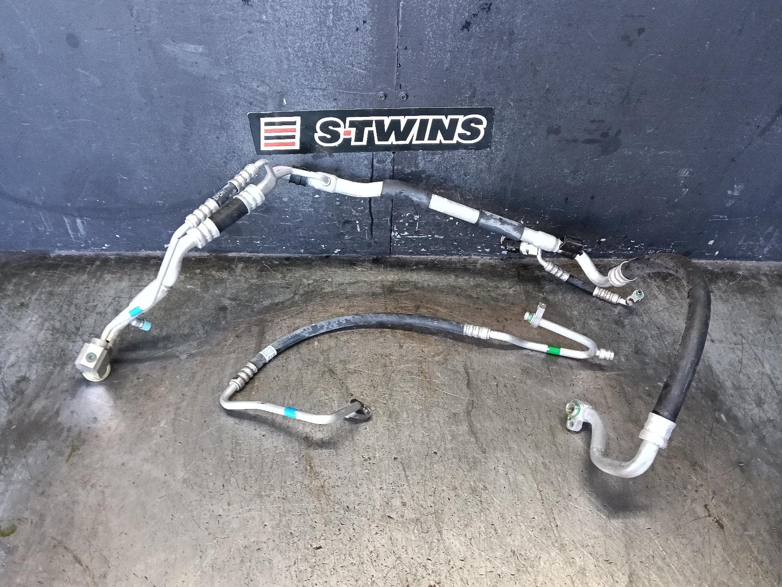 Used auto part listing image: 2016 HYUNDAI I30 A C HOSES PETROL, 1.8, G4NB, UNDER BONNET SET, GD, 03/12-02/17