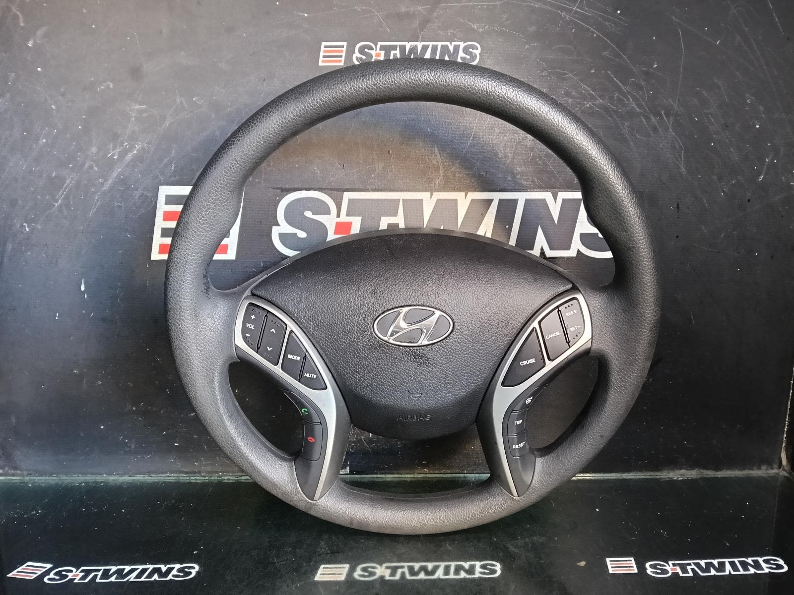Used auto part listing image: 2016 HYUNDAI I30 STEERING WHEEL LEATHER, GD, 03/12-02/17