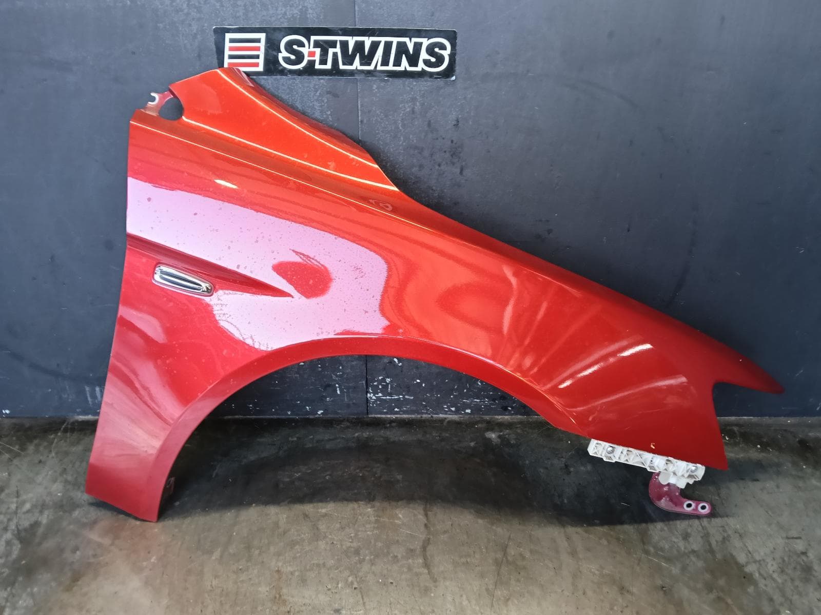 Used auto part listing image: 2017 MITSUBISHI LANCER RIGHT GUARD CF, 11/15-12/17