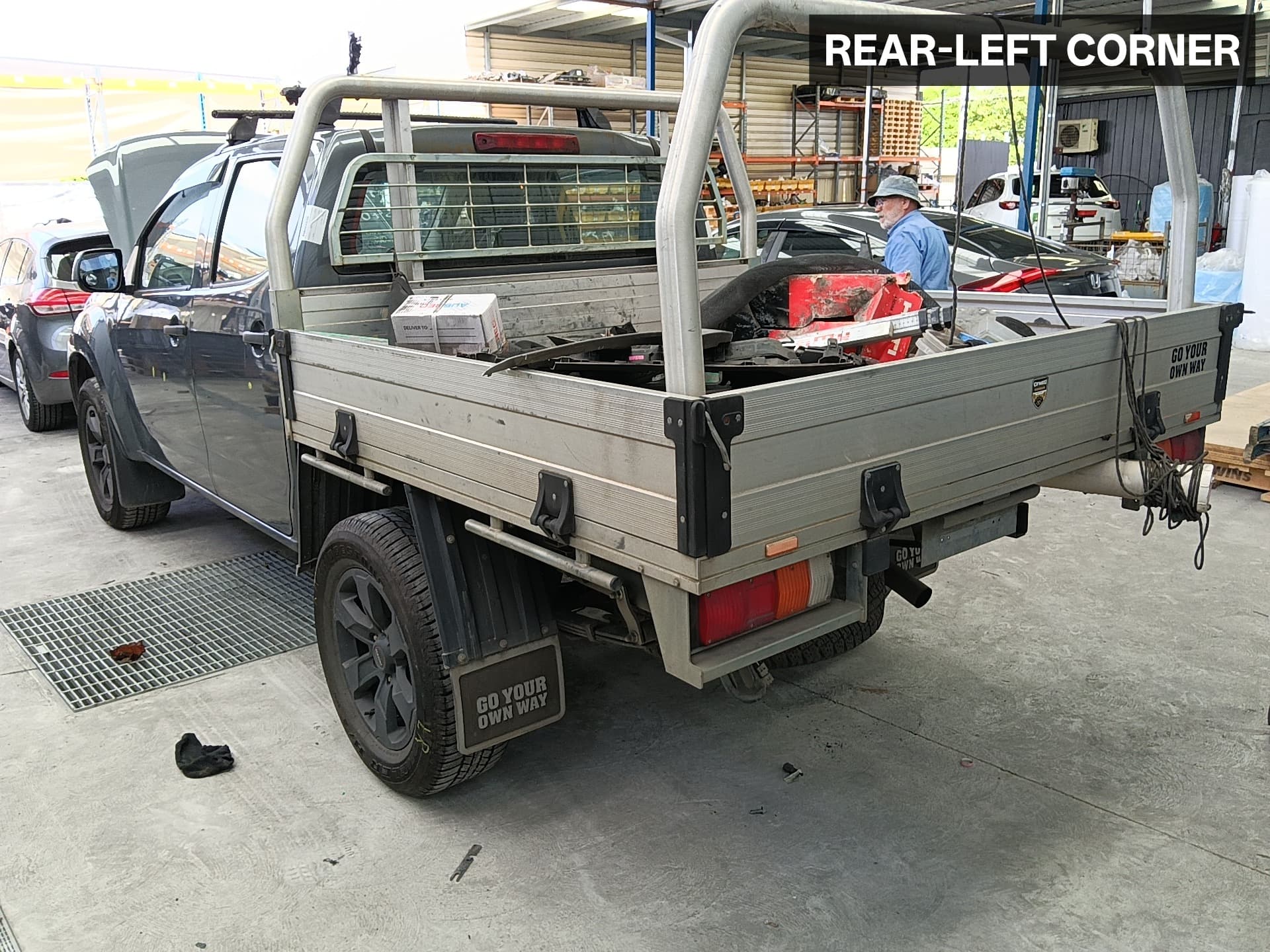 2018 ISUZU DMAX 9