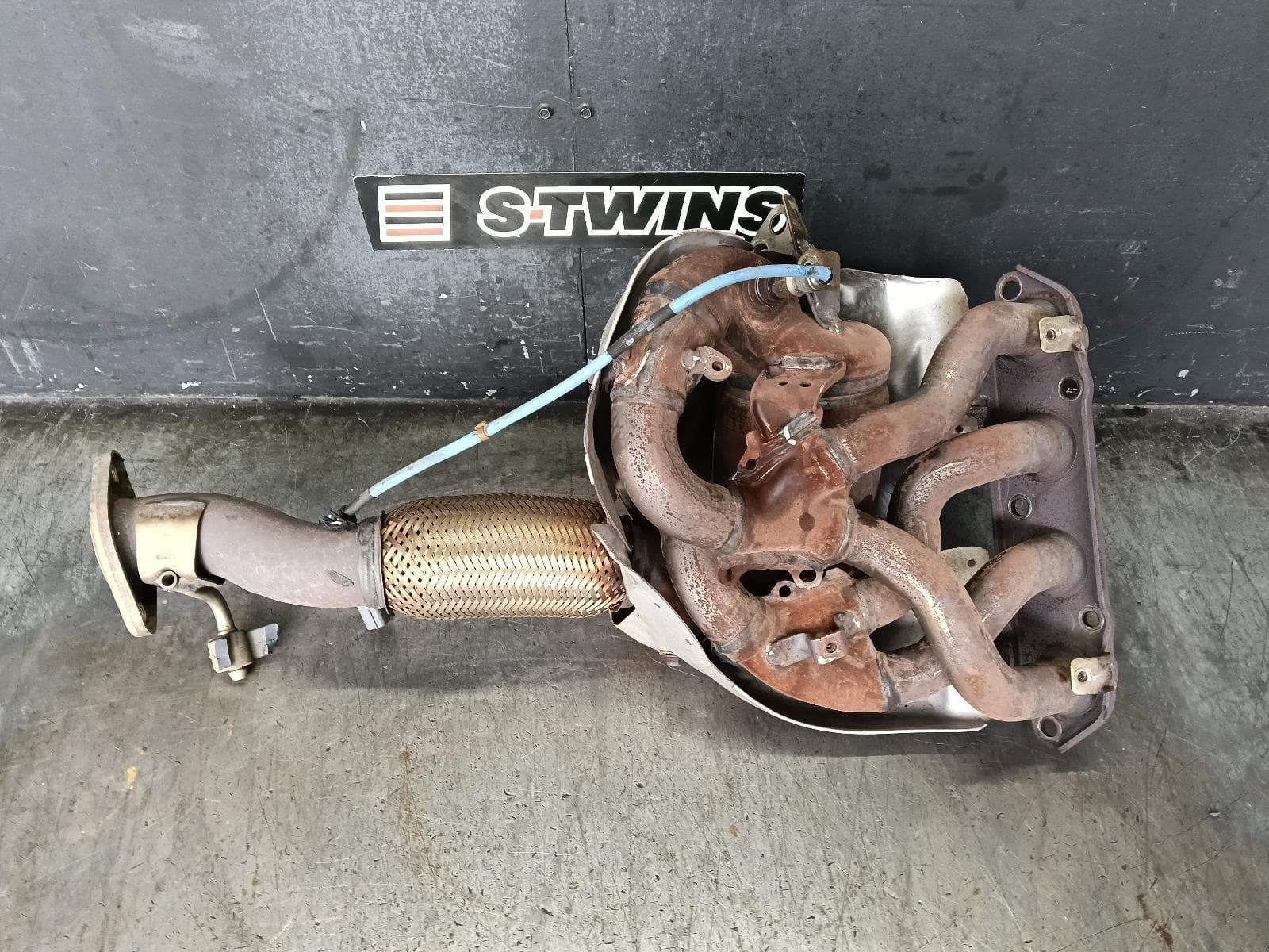 Used auto part listing image: 2017 MAZDA CX5 CATALYTIC CONVERTER MANIFOLD CAR-CAT TYPE, PETROL, 2.5, 4WD, KF, 02/17-03/26