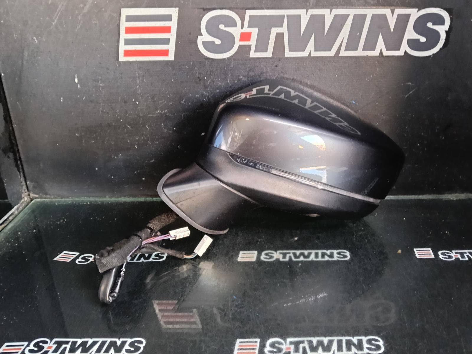 Used auto part listing image: 2017 MAZDA CX5 RIGHT DOOR MIRROR W/ AUTO POWER FOLD, NON CAMERA TYPE, COLOUR CODED, KF, 02/17-03/26