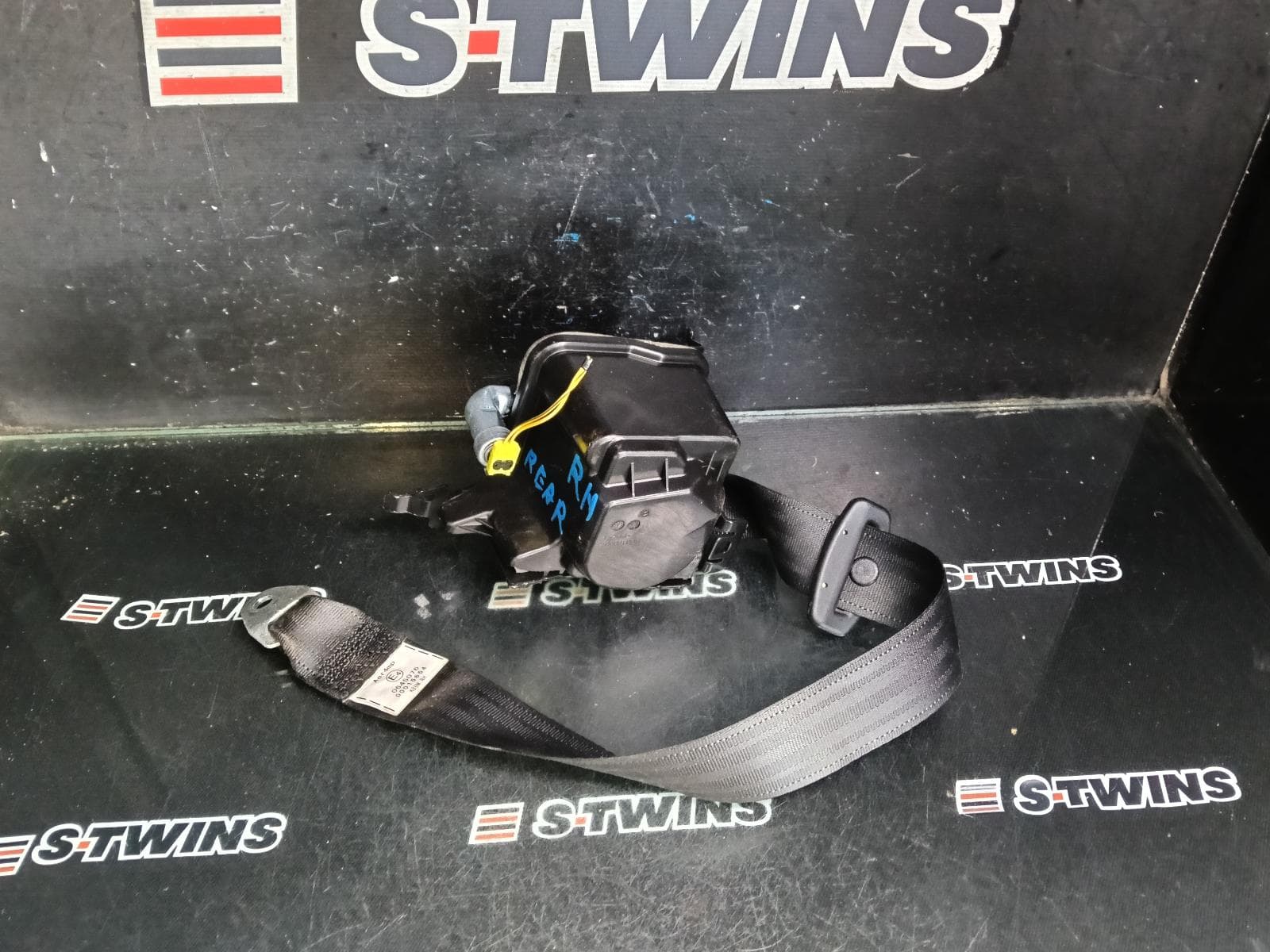 Used auto part listing image: 2017 MAZDA CX5 SEAT BELT STALK RH REAR, SEAT BELT ONLY, KF, 02/17-03/26