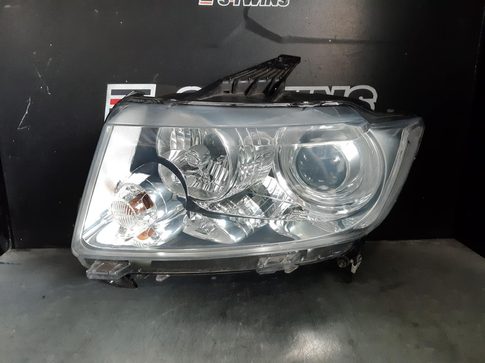 Used auto part listing image: 2013 JEEP COMPASS LEFT HEADLAMP MK, QUAD REFLECTOR TYPE, 07/11-06/13 0000302021
