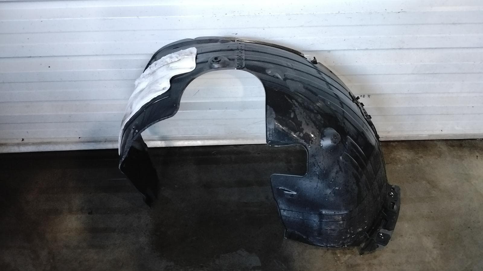 Used auto part listing image: 2025 HYUNDAI KONA LEFT GUARD LINER SX2, 03/23- 0000431028