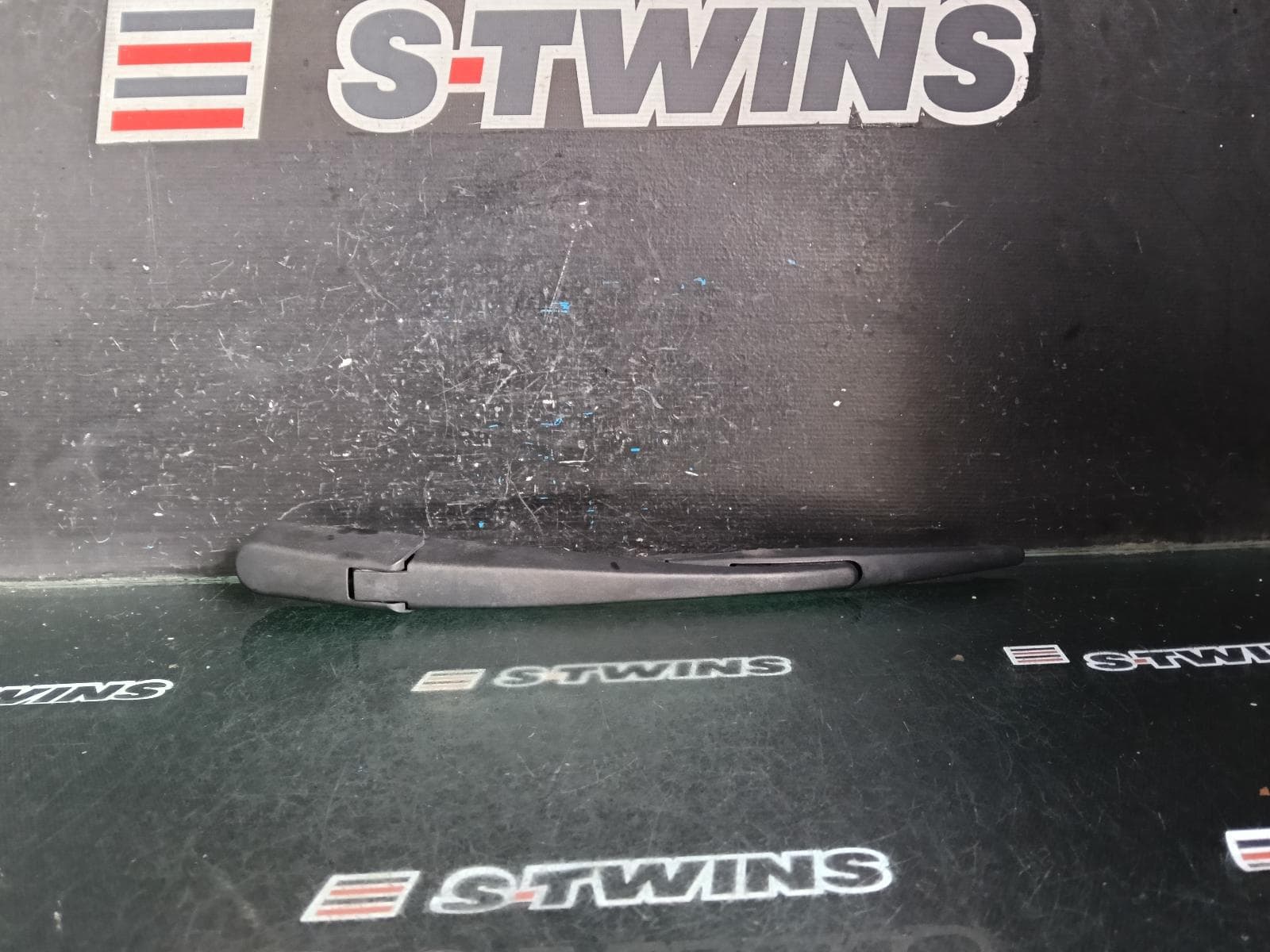 Used auto part listing image: 2021 MITSUBISHI ASX WIPER ARM TAILGATE, XA-XD, 05/10