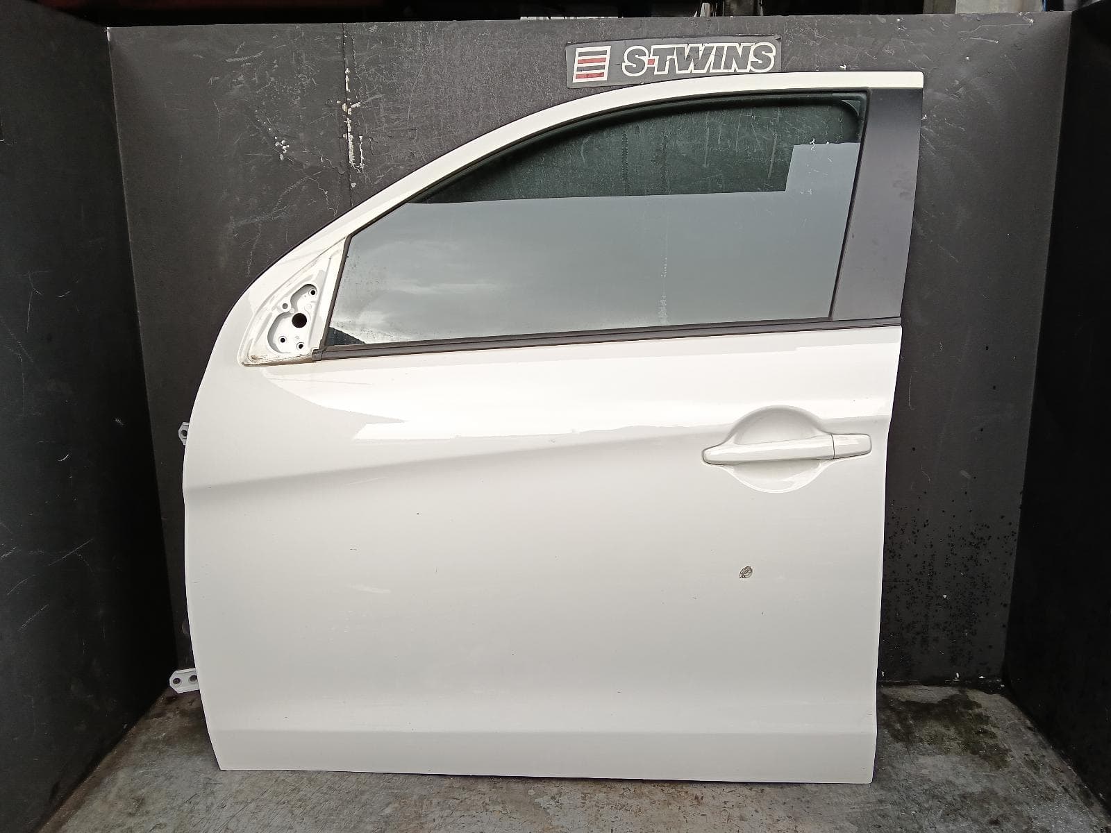 Used auto part listing image: 2021 MITSUBISHI ASX LEFT FRONT DOOR XC-XD, 07/18