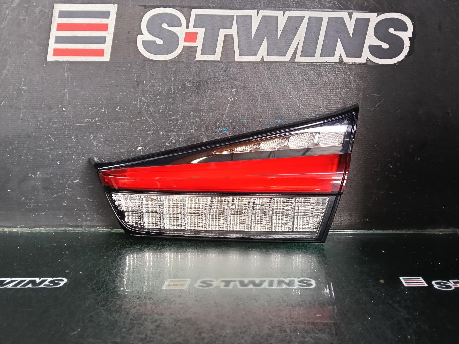 Used auto part listing image: 2021 MITSUBISHI ASX REAR GARNISH TAILGATE LAMP (RH SIDE), XD, 08/19