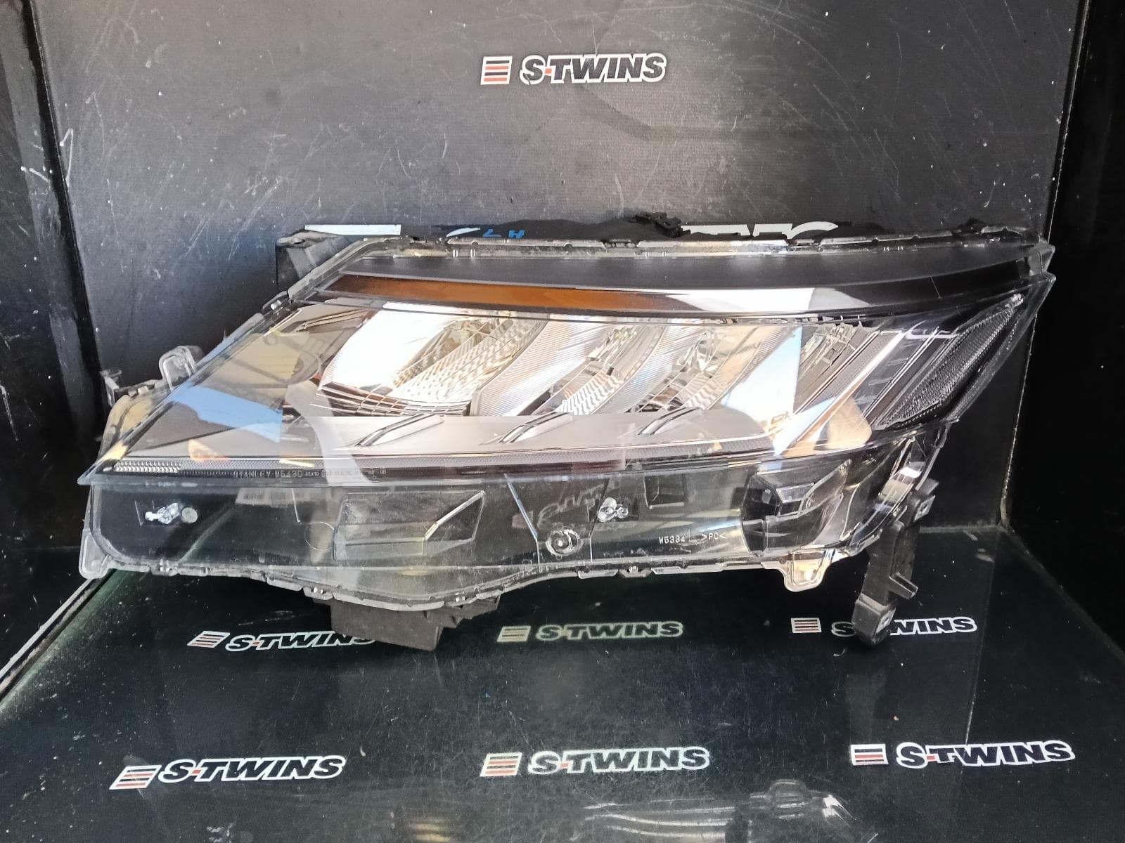 Used auto part listing image: 2021 MITSUBISHI ASX LEFT HEADLAMP XD, LED TYPE, W/ AUTO LEVELLING, 08/19