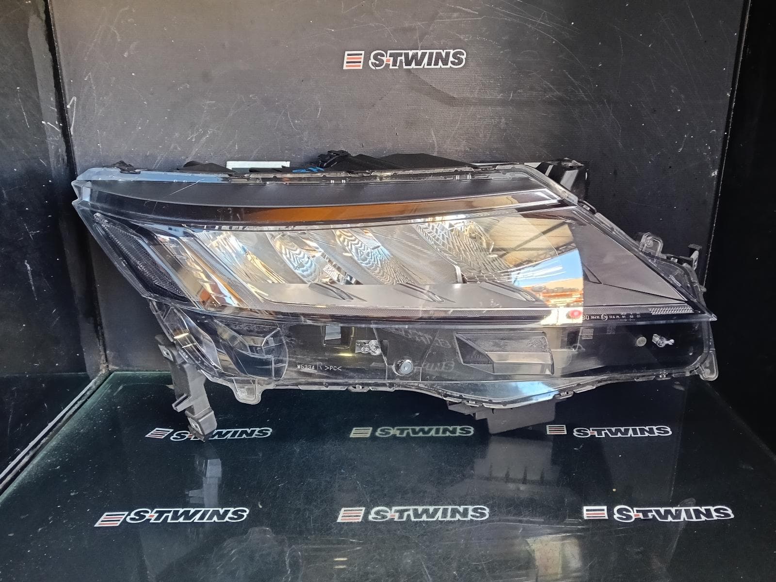 Used auto part listing image: 2021 MITSUBISHI ASX RIGHT HEADLAMP XD, LED TYPE, W/ AUTO LEVELLING, 08/19
