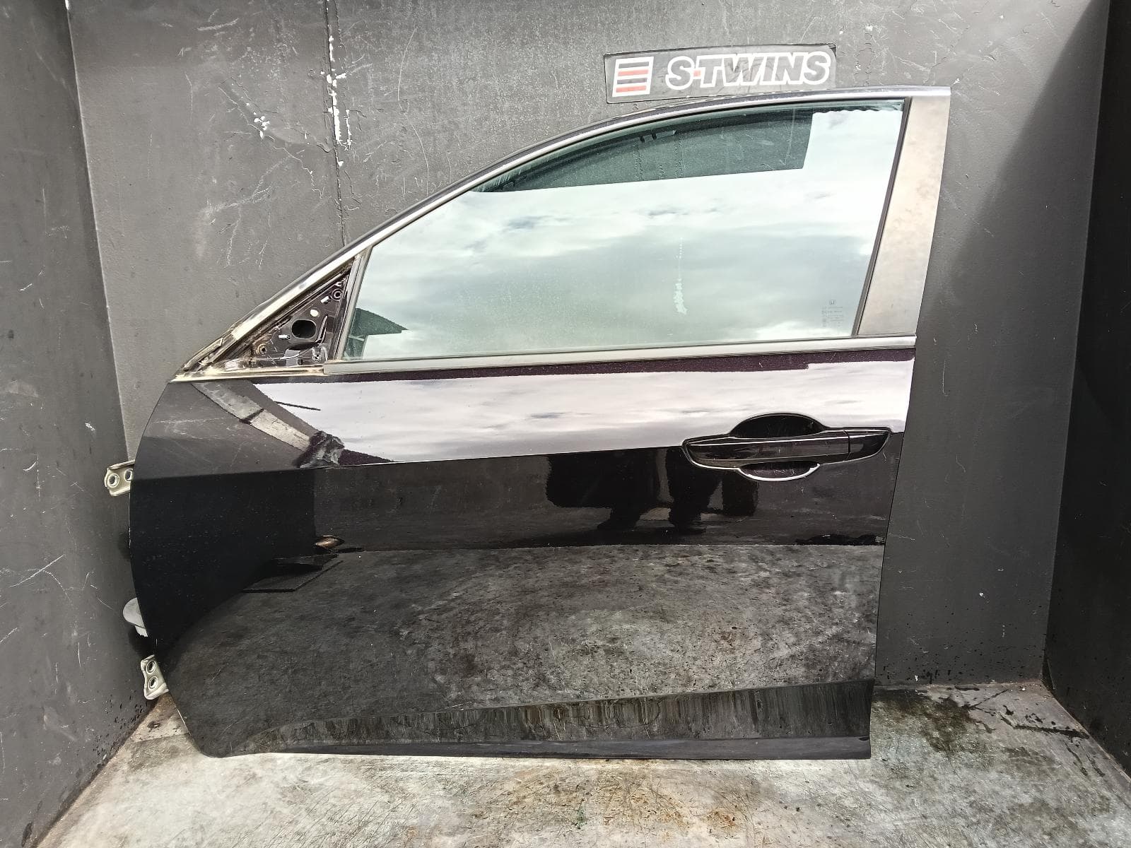 Used auto part listing image: 2016 HONDA CIVIC LEFT FRONT DOOR 10TH GEN, SEDAN/HATCH, VTi/VTi-S/VTi-L/RS/VTi-LX, 05/16-08/21