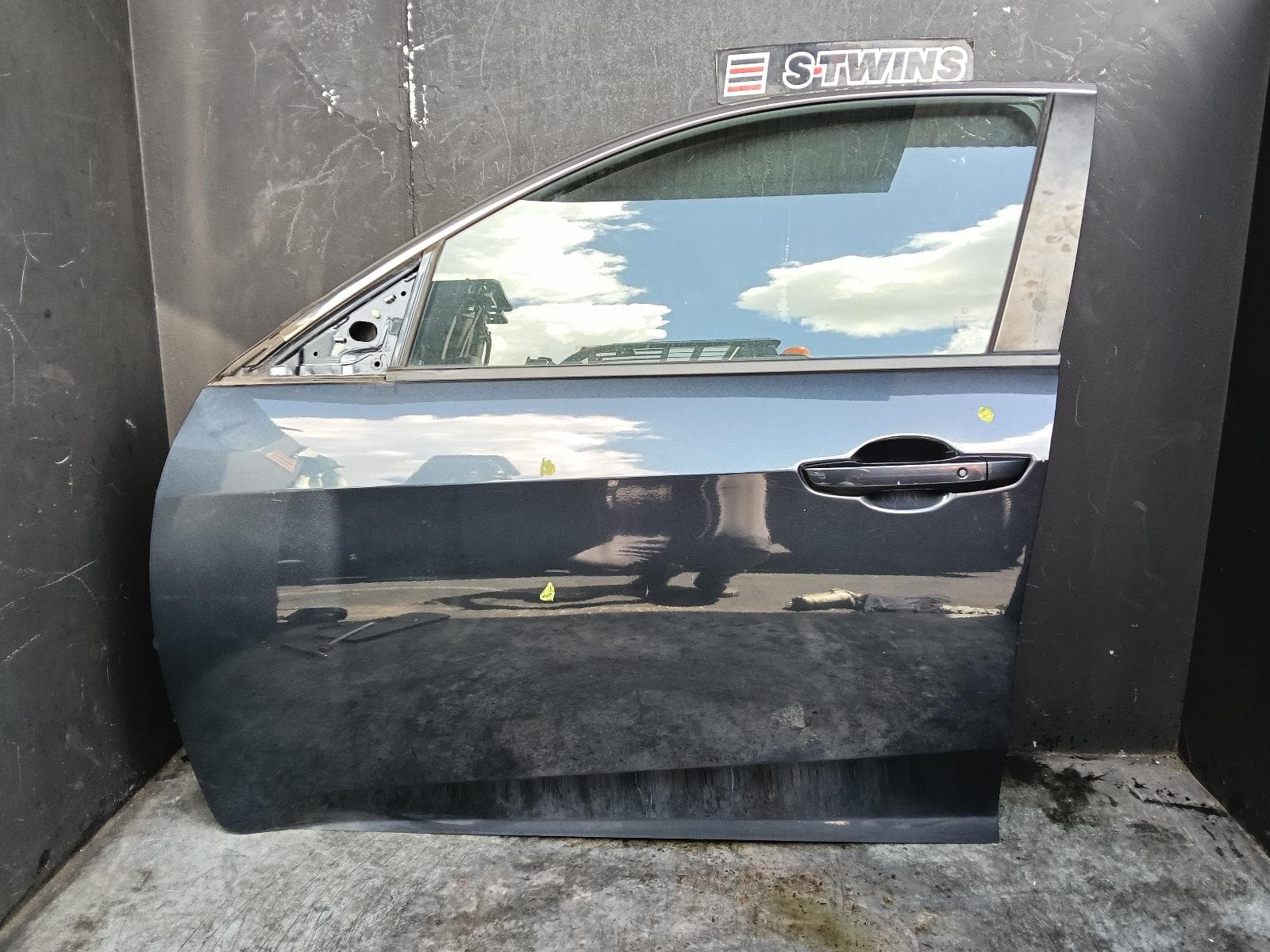Used auto part listing image: 2018 HONDA CIVIC LEFT FRONT DOOR 10TH GEN, SEDAN/HATCH, VTi/VTi-S/VTi-L/RS/VTi-LX, 05/16-08/21