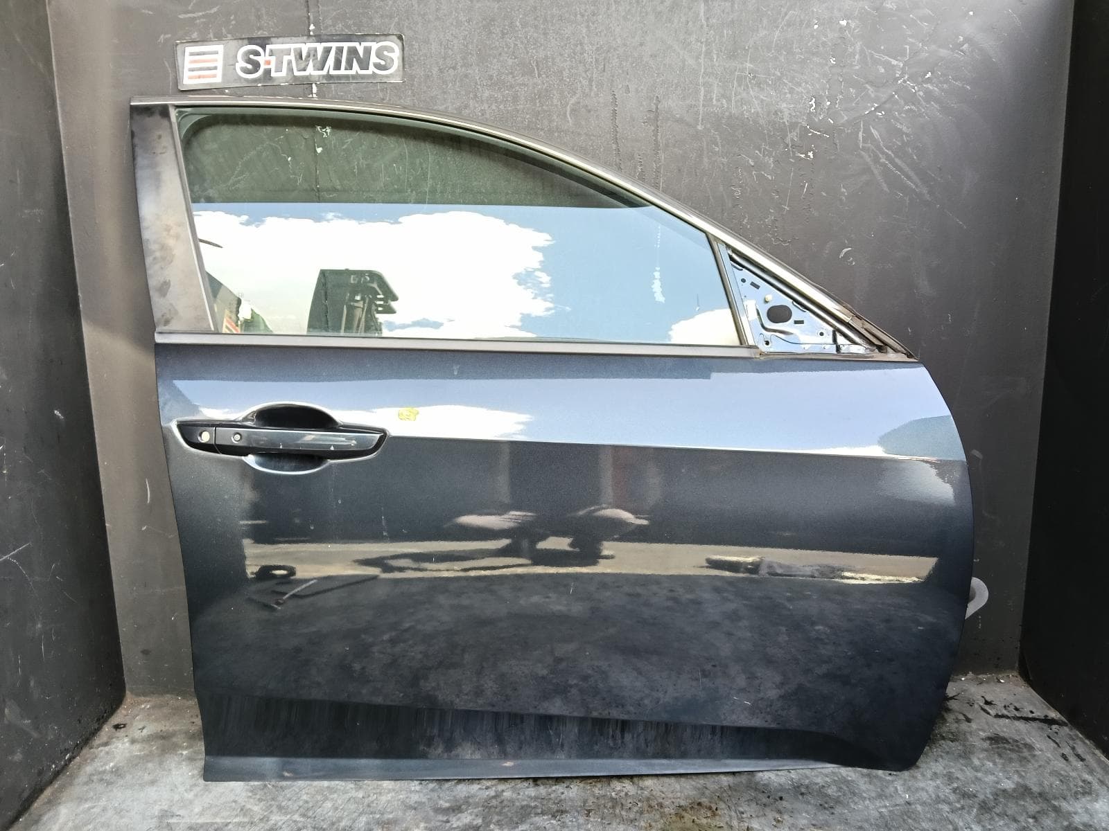 Used auto part listing image: 2018 HONDA CIVIC RIGHT FRONT DOOR 10TH GEN, SEDAN/HATCH, VTi/VTi-S/VTi-L/RS/VTi-LX, 05/16-08/21