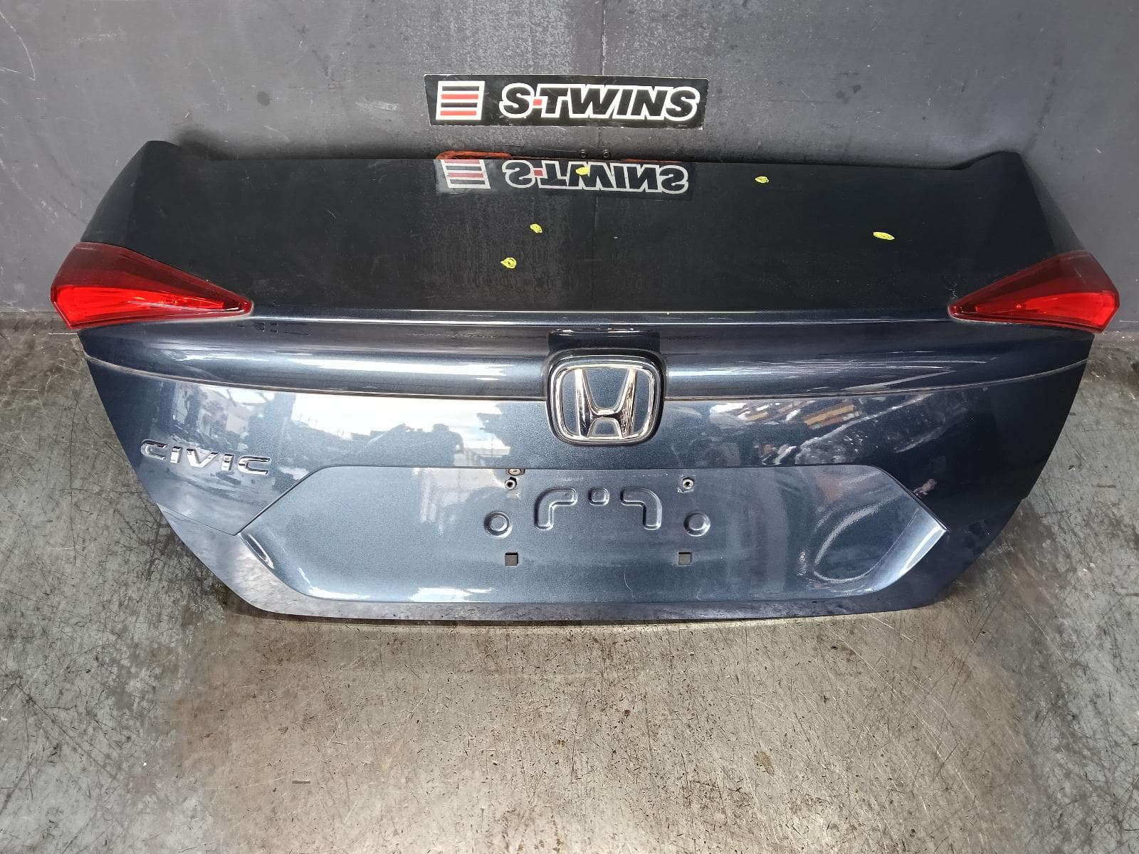 Used auto part listing image: 2018 HONDA CIVIC BOOTLID TAILGATE BOOTLID, 10TH GEN, SEDAN, NON SPOILER TYPE, 05/16-08/21