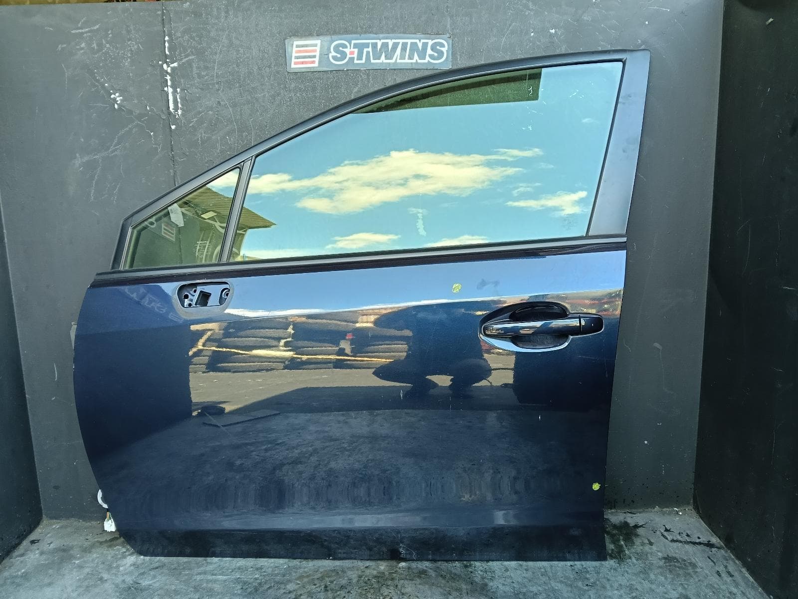 Used auto part listing image: 2016 SUBARU IMPREZA LEFT FRONT DOOR G4, SEDAN/HATCH, 12/11-08/17