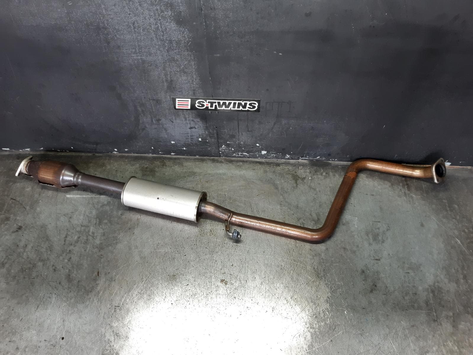 Used auto part listing image: 2022 KIA CERATO CATALYTIC CONVERTER UNDER CAR-CAT TYPE, 2.0, PETROL, BD, 04/18-09/24 0000355849