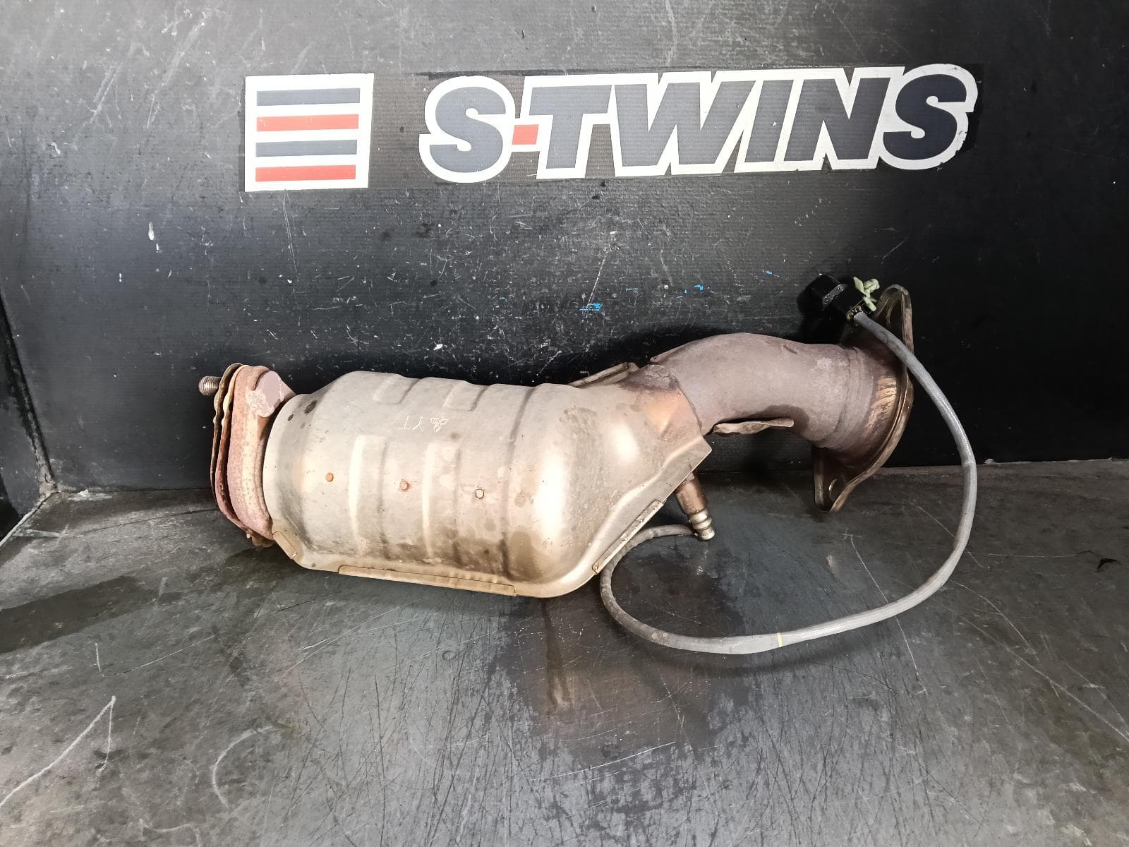 Used auto part listing image: 2017 MITSUBISHI LANCER CATALYTIC CONVERTER BOLT ON CAT TYPE (TO MANIFOLD), 2.0, NON TURBO, CF, 11/15-12/17 0000431156