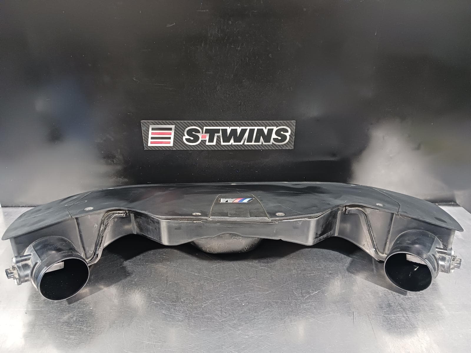 Used auto part listing image: 2016 BMW X5 AIR CLEANER BOX AIR CLEANER, PETROL, 4.4, N63, xDRIVE50i, F15, 09/13-07/18 0000431298