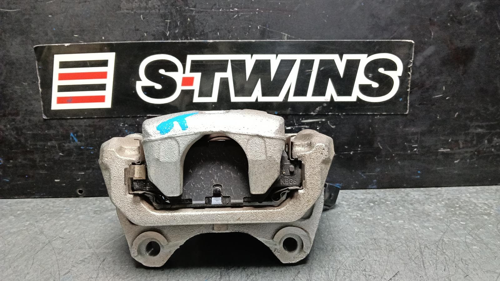 Used auto part listing image: 2025 MAZDA CX5 CALIPER RH REAR, KF, 02/17-03/26 (AUS ONLY) 0000402318
