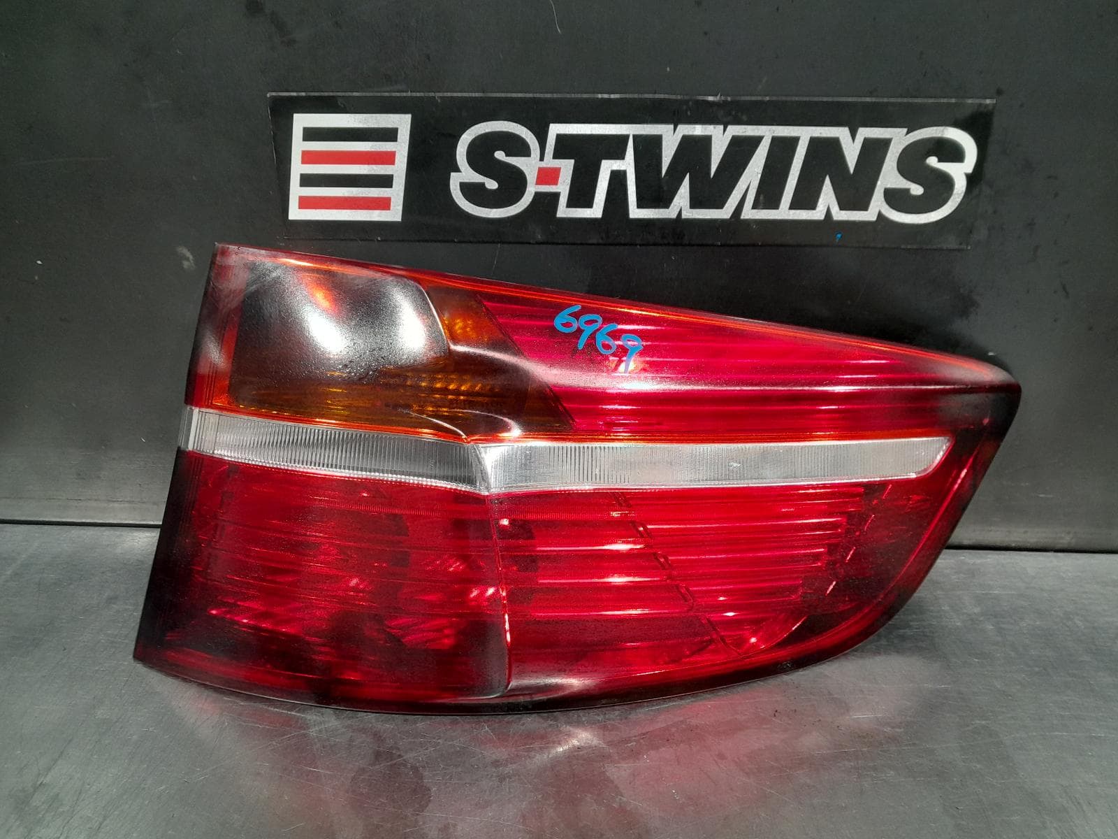 Used auto part listing image: 2009 BMW X6 RIGHT TAILLIGHT E71, IN BODY, 07/08-04/12 0000303639
