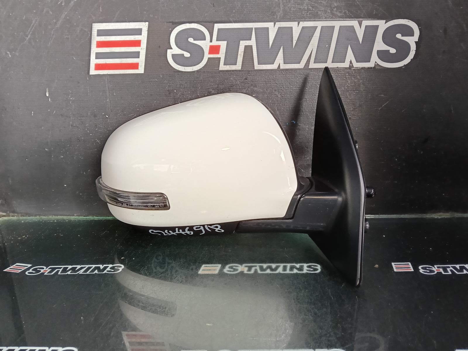Used auto part listing image: 2021 MITSUBISHI ASX RIGHT DOOR MIRROR XC-XD, W/ INDICATOR & BLIND SPOT TYPE, COLOUR CODED, 07/18- 0000431554