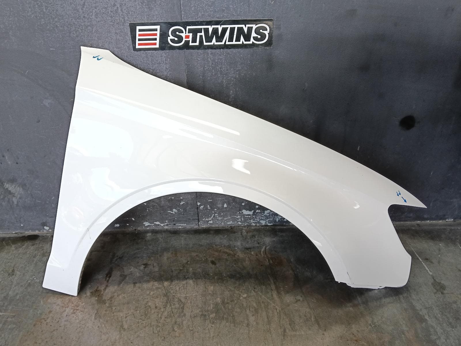 Used auto part listing image: 2016 AUDI A3 RIGHT GUARD 8V, A3/S3, SEDAN/CABRIO, 11/13-10/20 0000393237