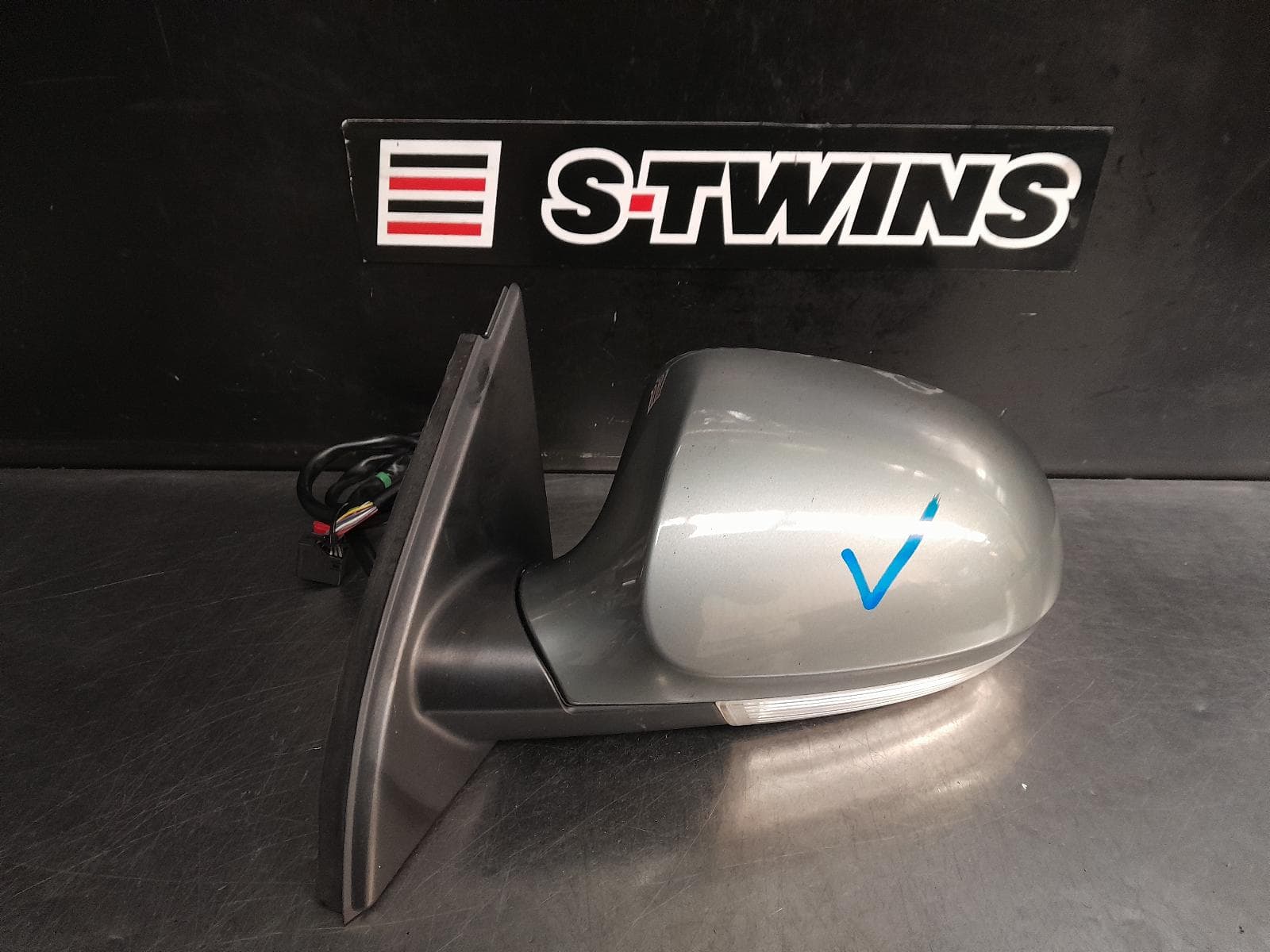 Used auto part listing image: 2007 VOLKSWAGEN PASSAT LEFT DOOR MIRROR 3C/MK6 B6, POWER FOLD (6XQ), 03/06-09/10 0000287356