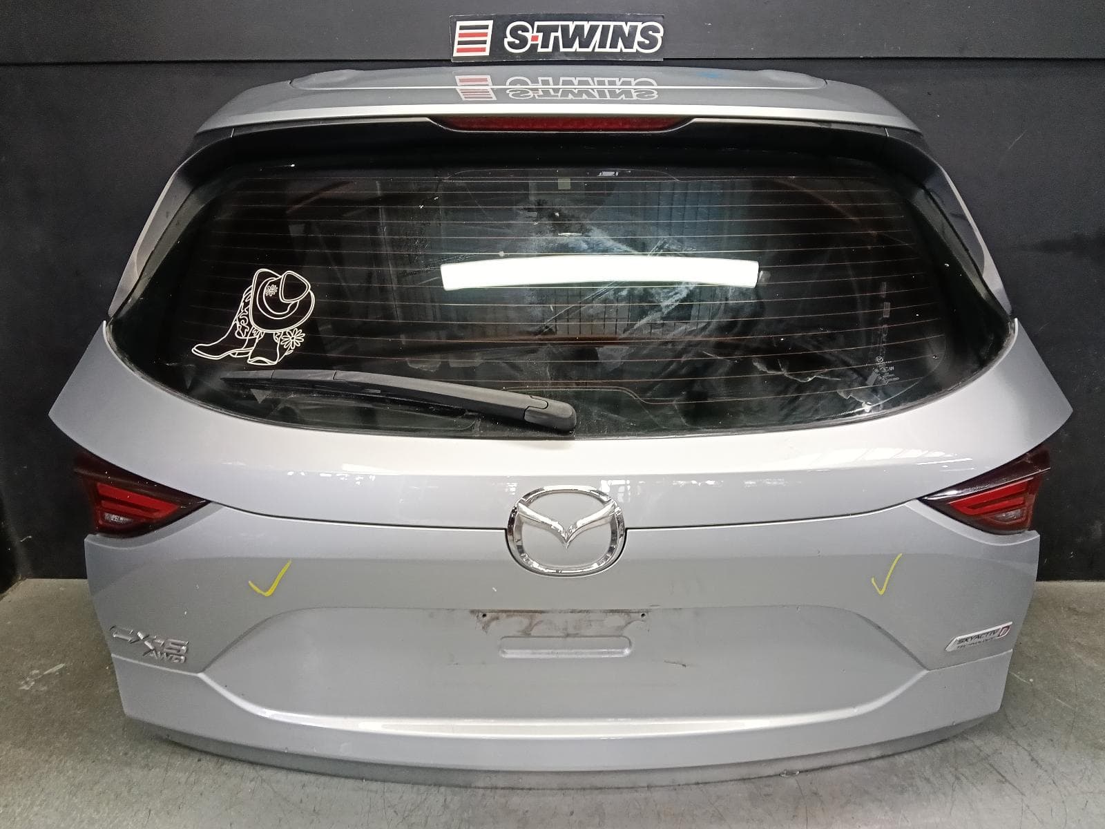Used auto part listing image: 2018 MAZDA CX5 BOOTLID TAILGATE TAILGATE, NON POWER LIFTGATE TYPE, KF, 02/17-08/21 0000409744