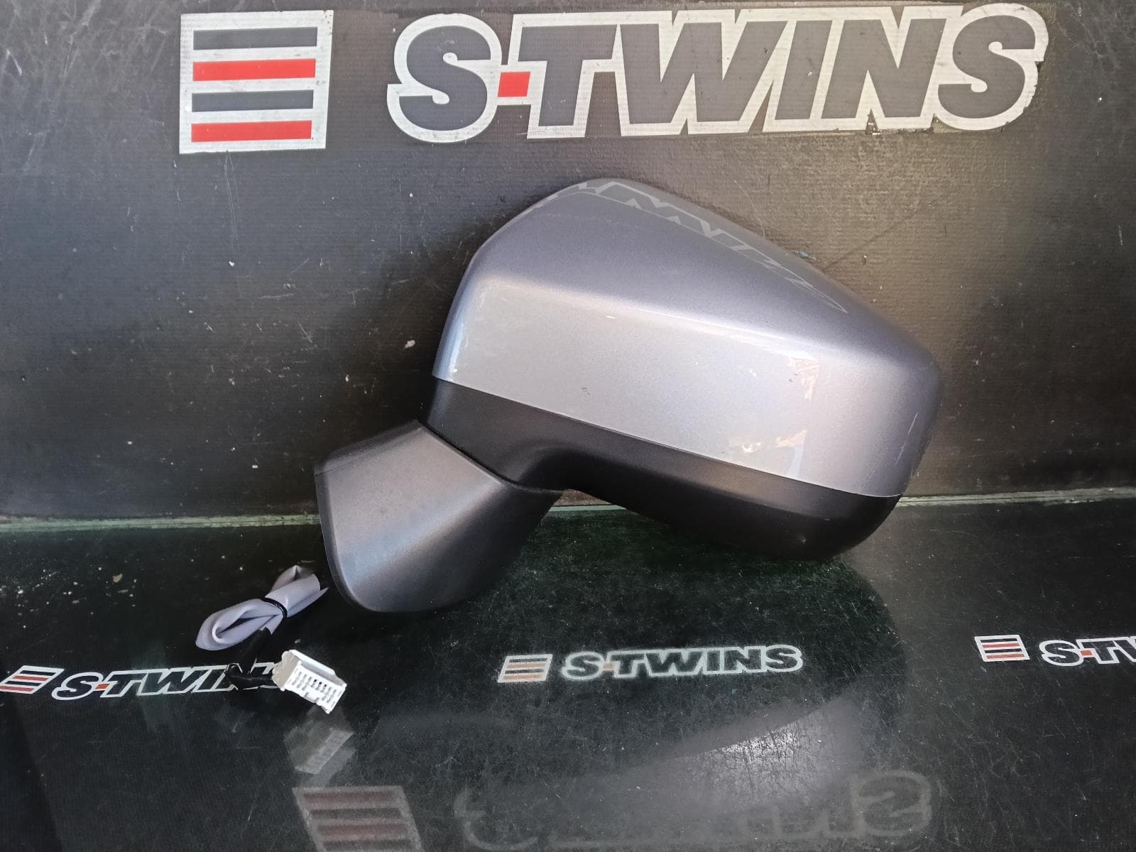 Used auto part listing image: 2019 SUBARU XV LEFT DOOR MIRROR G5X, W/ POWER FOLD, INDICATOR, NON HEATED, NON BLIND SPOT, NON CAMERA TYPE, COLOUR CODED, 03/17-06/23 0000404026