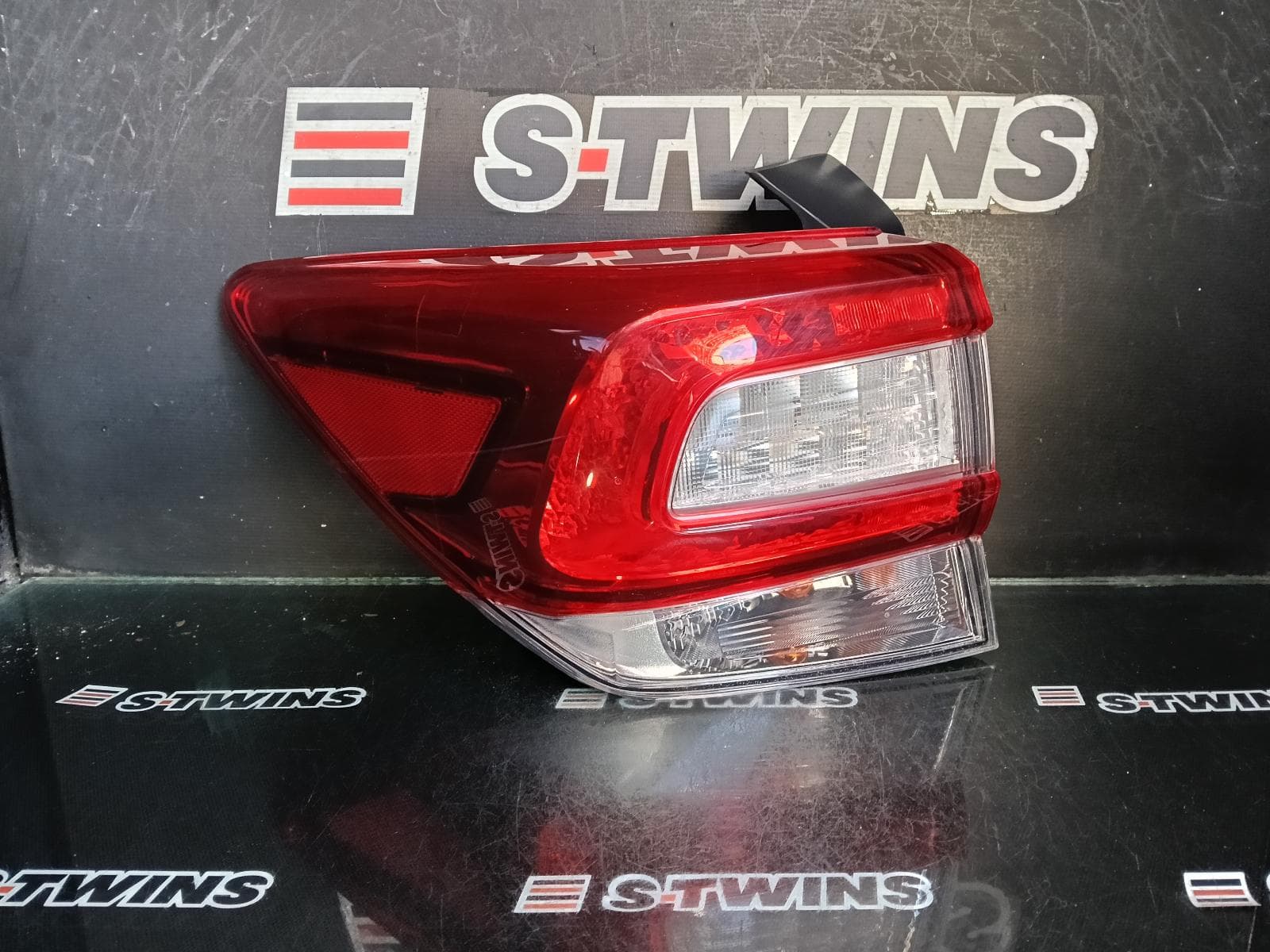 Used auto part listing image: 2019 SUBARU XV LEFT TAILLIGHT W/ CHROME INSERT TYPE, G5X, 03/17-04/20 0000404028
