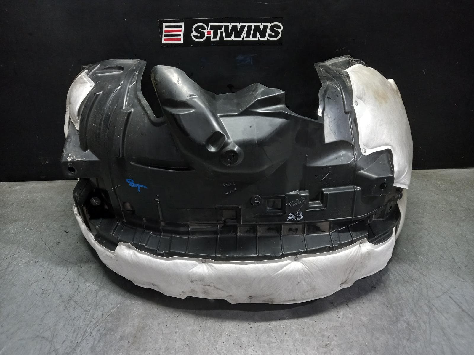 Used auto part listing image: 2024 NISSAN NAVARA LEFT GUARD LINER NP300, ST/ST-X, 04/15-12/25 0000408199