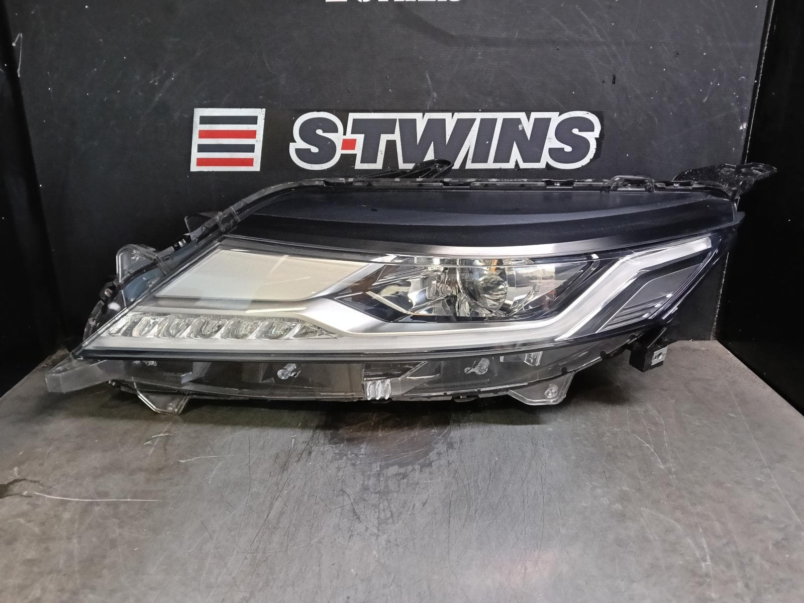 Used auto part listing image: 2021 MITSUBISHI PAJERO LEFT HEADLAMP PAJERO SPORT, QF, W/ LED TYPE, 11/19-02/24 0000408867