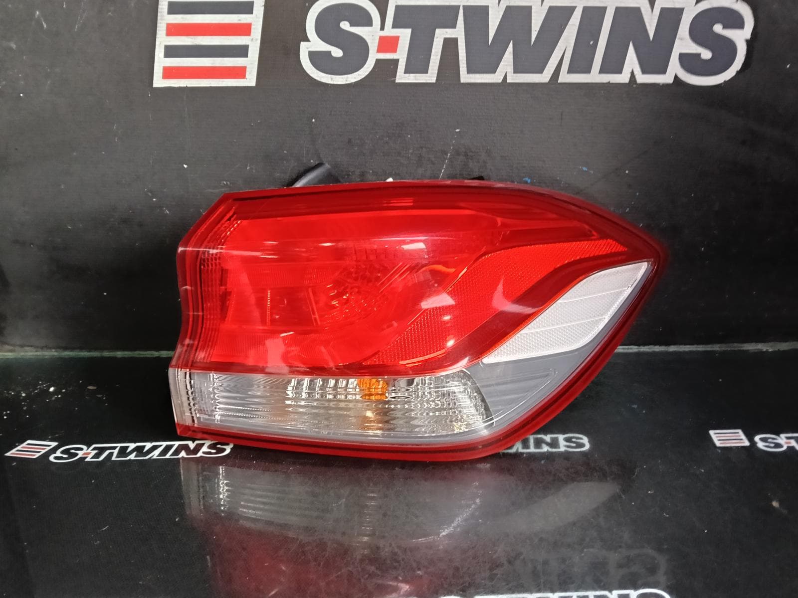 Used auto part listing image: 2019 HYUNDAI I30 RIGHT TAILLIGHT PD, IN BODY, W/ LED TYPE, HATCH (S.KOREA VIN KMHH), GO/ACTIVE/ELITE/SR, 03/17-12/23 0000403428