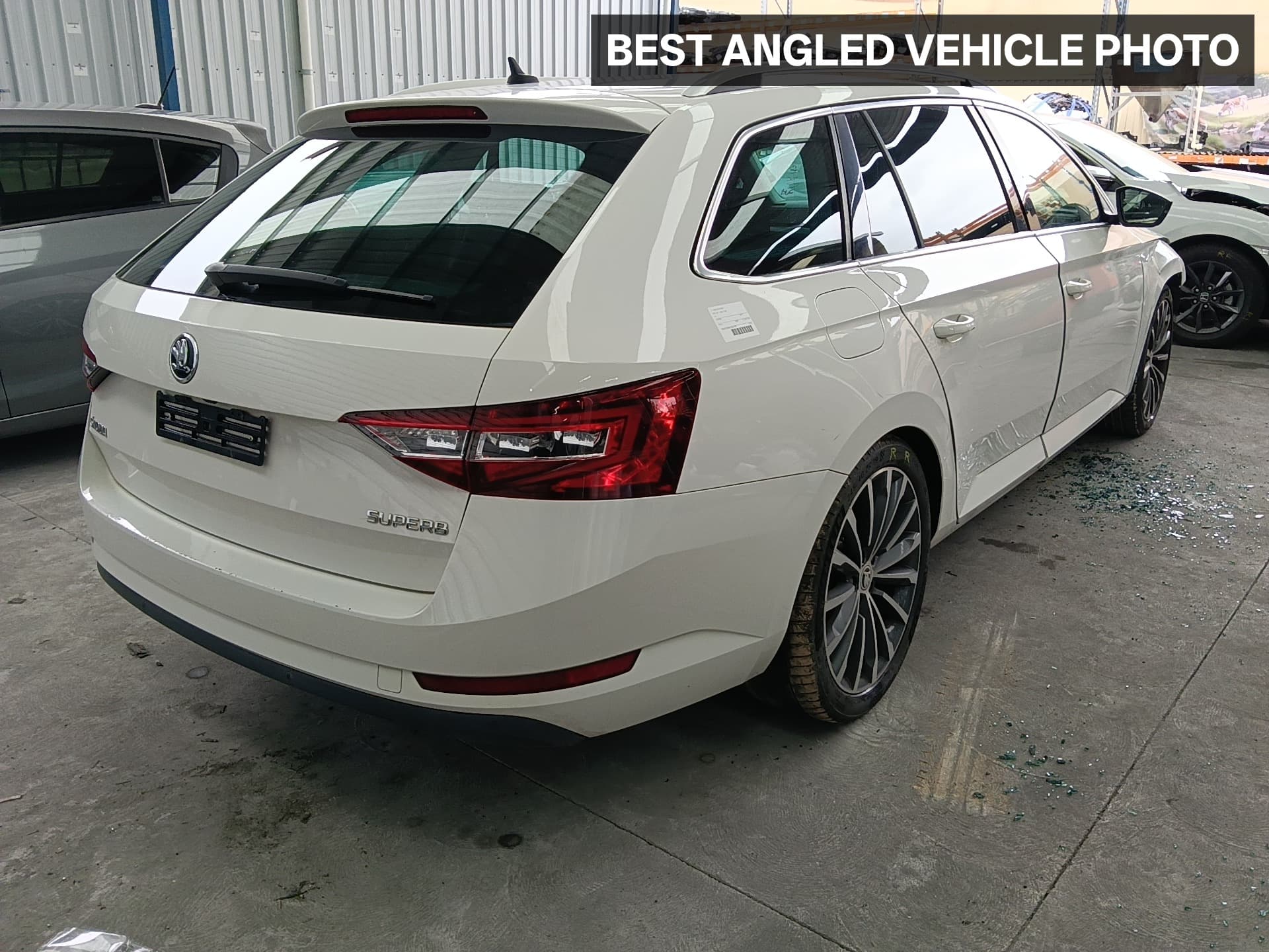 Used auto part listing image: 2017 SKODA SUPERB RIGHT INDICATOR FOG SIDE BUMPER FOGLAMP, HALOGEN TYPE, NP, 03/16-04/19