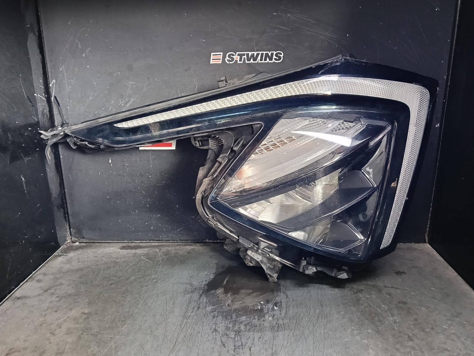 Used auto part listing image: 2021 KIA SPORTAGE RIGHT HEADLAMP NQ5, W/ LED, NON PROJECTOR TYPE, 09/21-01/25 0000431809