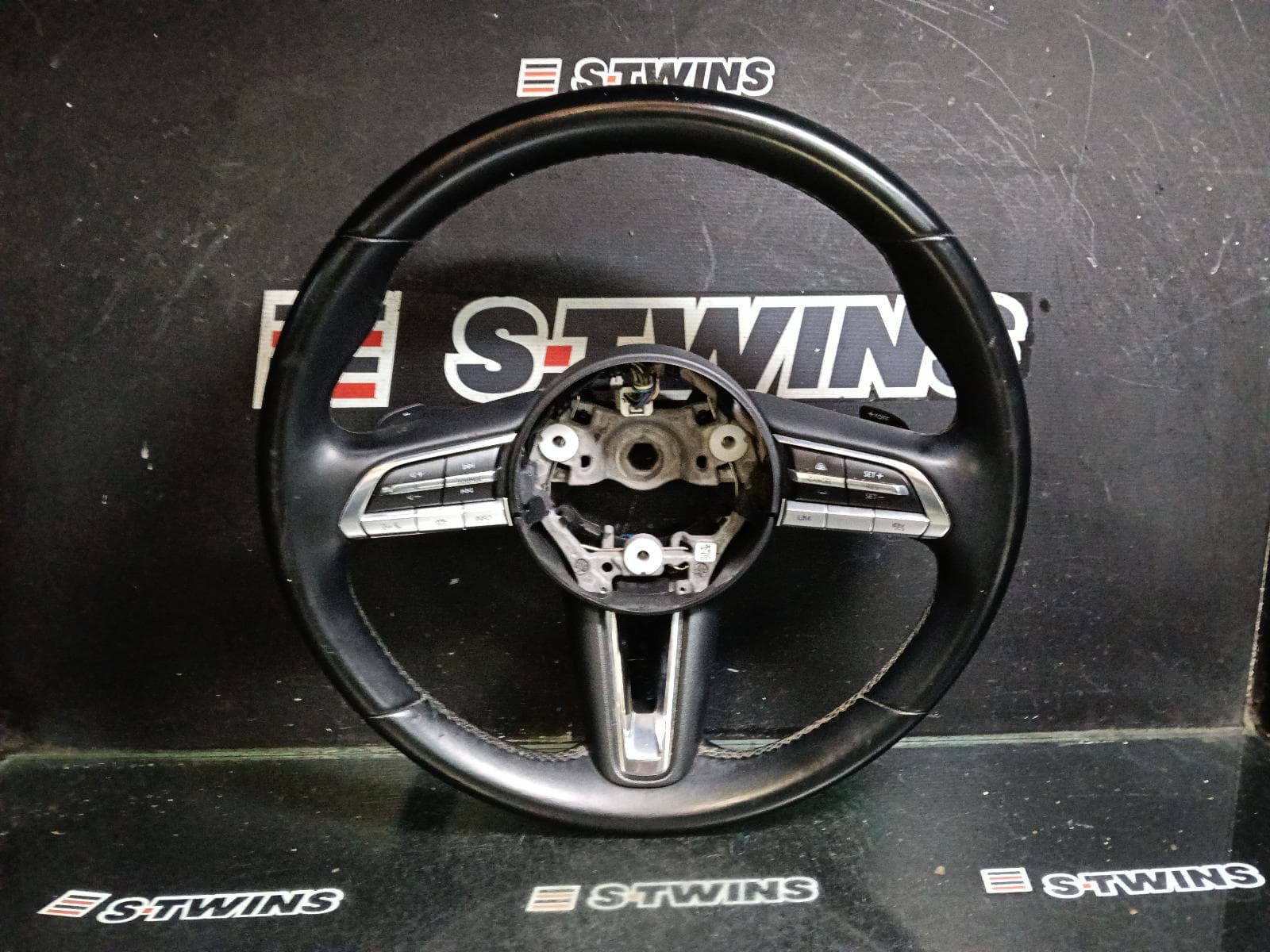 Used auto part listing image: 2019 MAZDA 3 STEERING WHEEL LEATHER, NON TRAFFIC SUPPORT TYPE, BP, 03/19- 0000418162