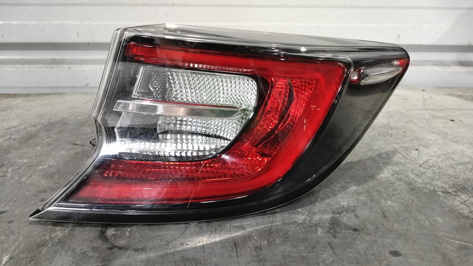 Used auto part listing image: 2018 TOYOTA COROLLA RIGHT TAILLIGHT E210, IN BODY, HATCH, 07/18-08/22 0000429277