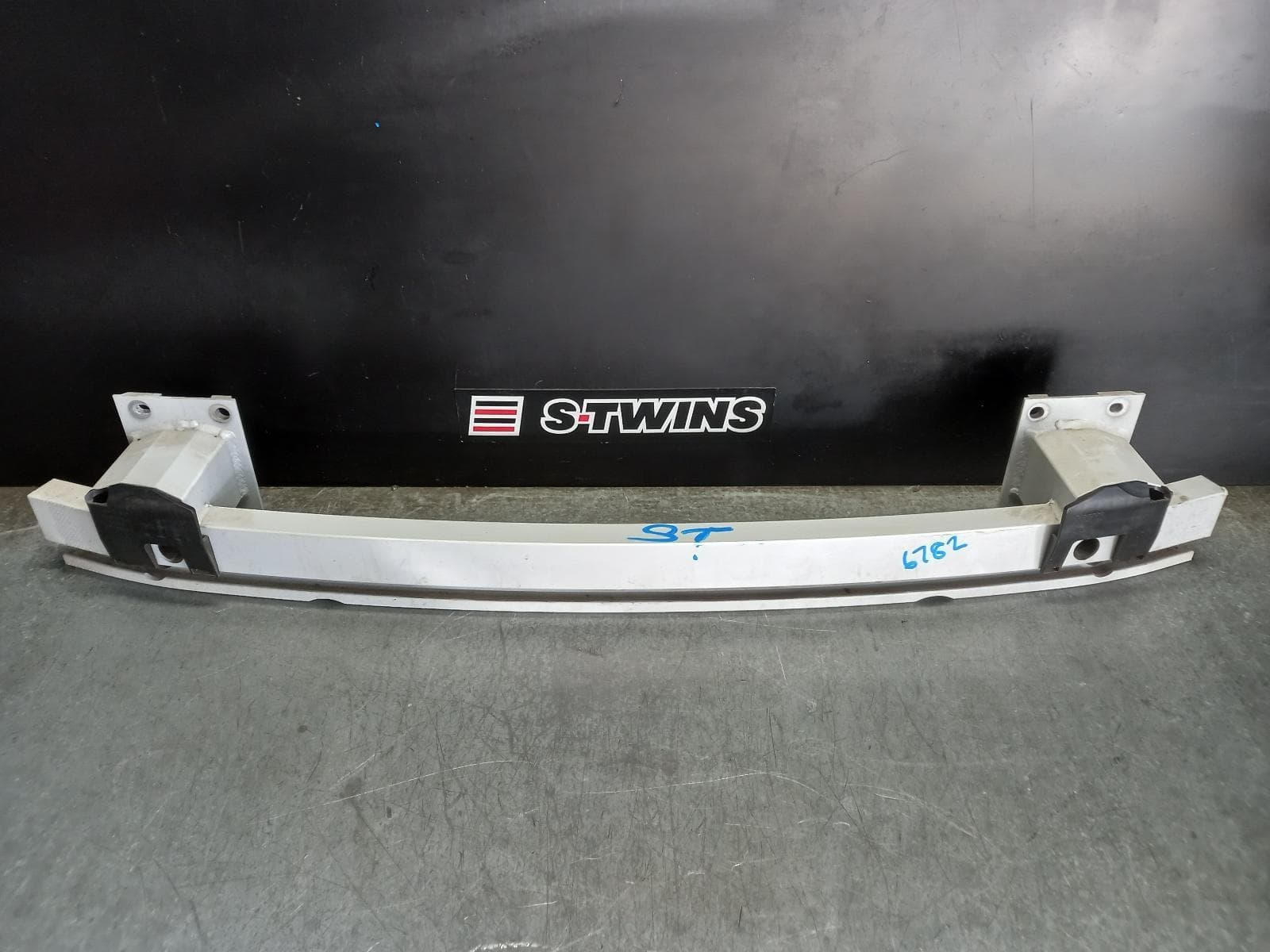 Used auto part listing image: 2019 VOLVO XC90 R BAR BRACKET REINFO MAIN REINFORCEMENT, Mk2, 04/15- 0000300480