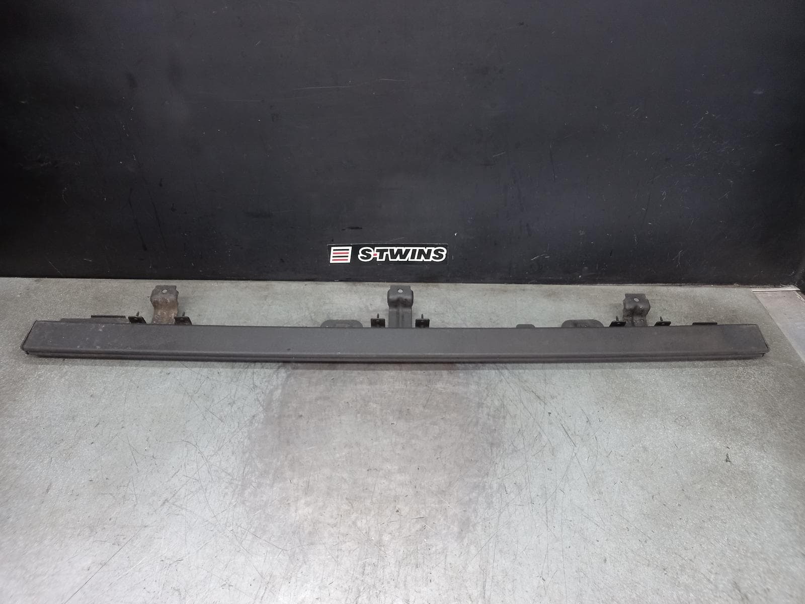 Used auto part listing image: 2020 JEEP WRANGLER SIDE STEP SKIRT JL, 08/18- 0000387494