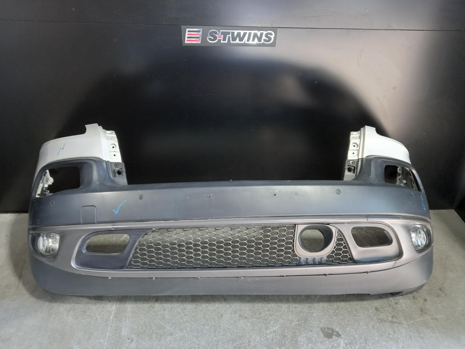 2014 Jeep Cherokee Front Bumper 0000190517