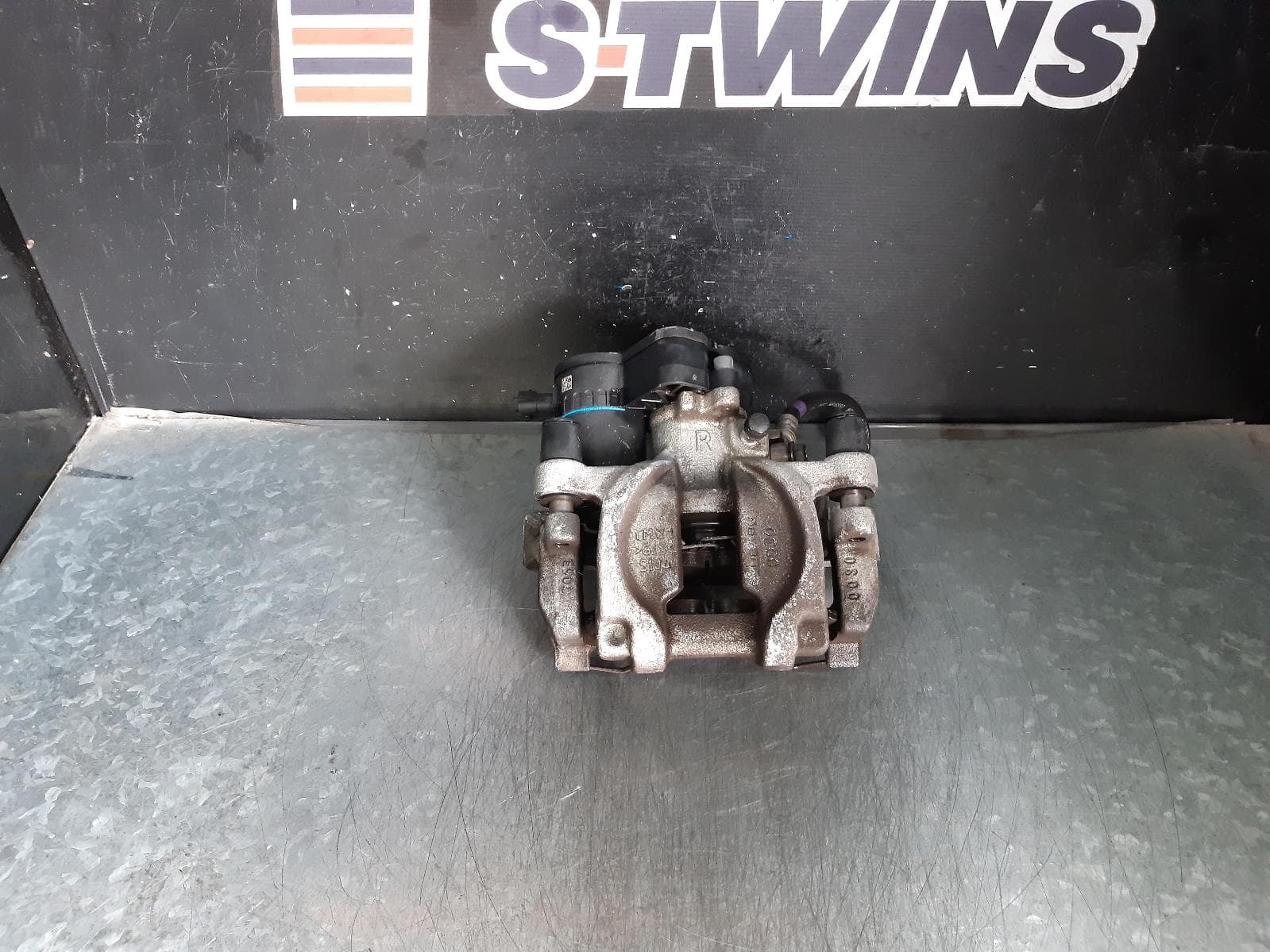 2020 Subaru Forester Caliper 0000194688