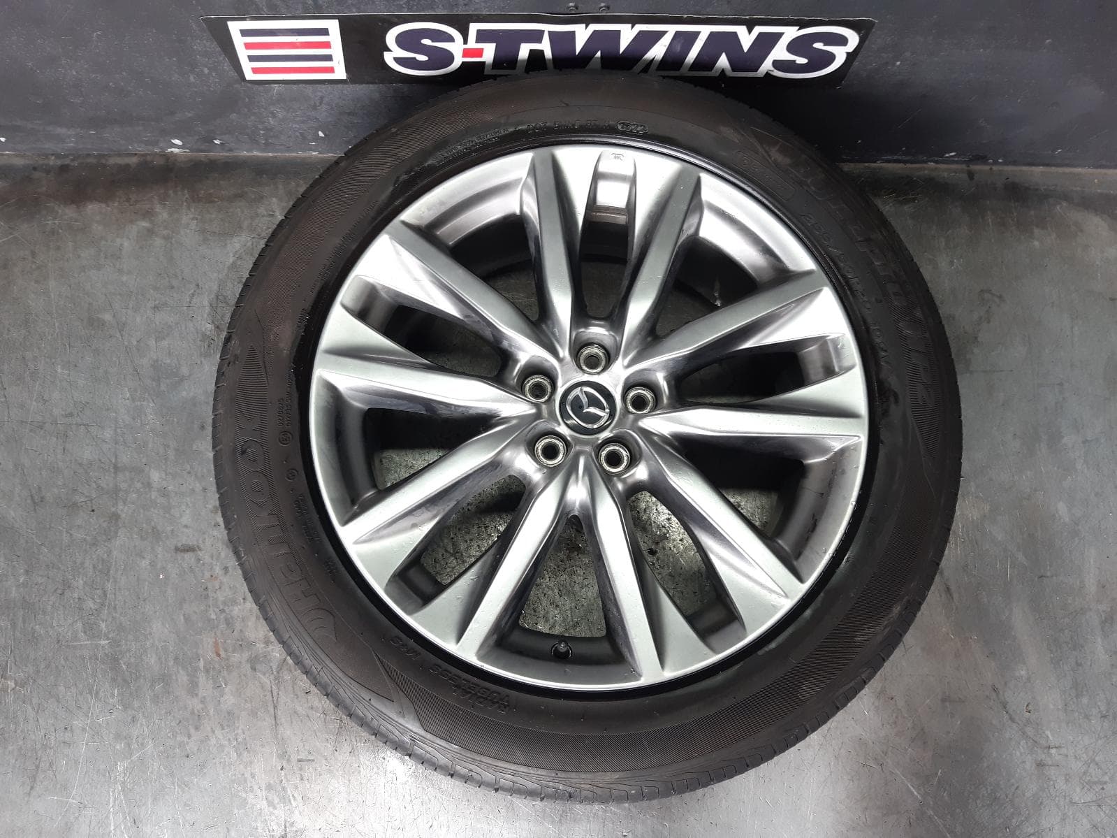 2017 MAZDA CX9 WHEEL MAG FACTORY, 20X8.5IN, 5 V SPOKE, LIGHT GREY, TC, 07/16-12/24 0000350965