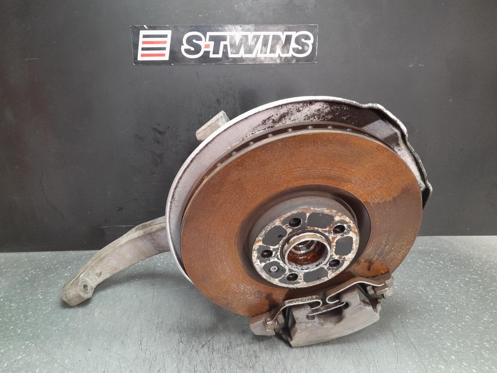 2019 VOLVO XC90 RIGHT FRONT HUB ASSEMBLY Mk2, 04/15- 0000362751