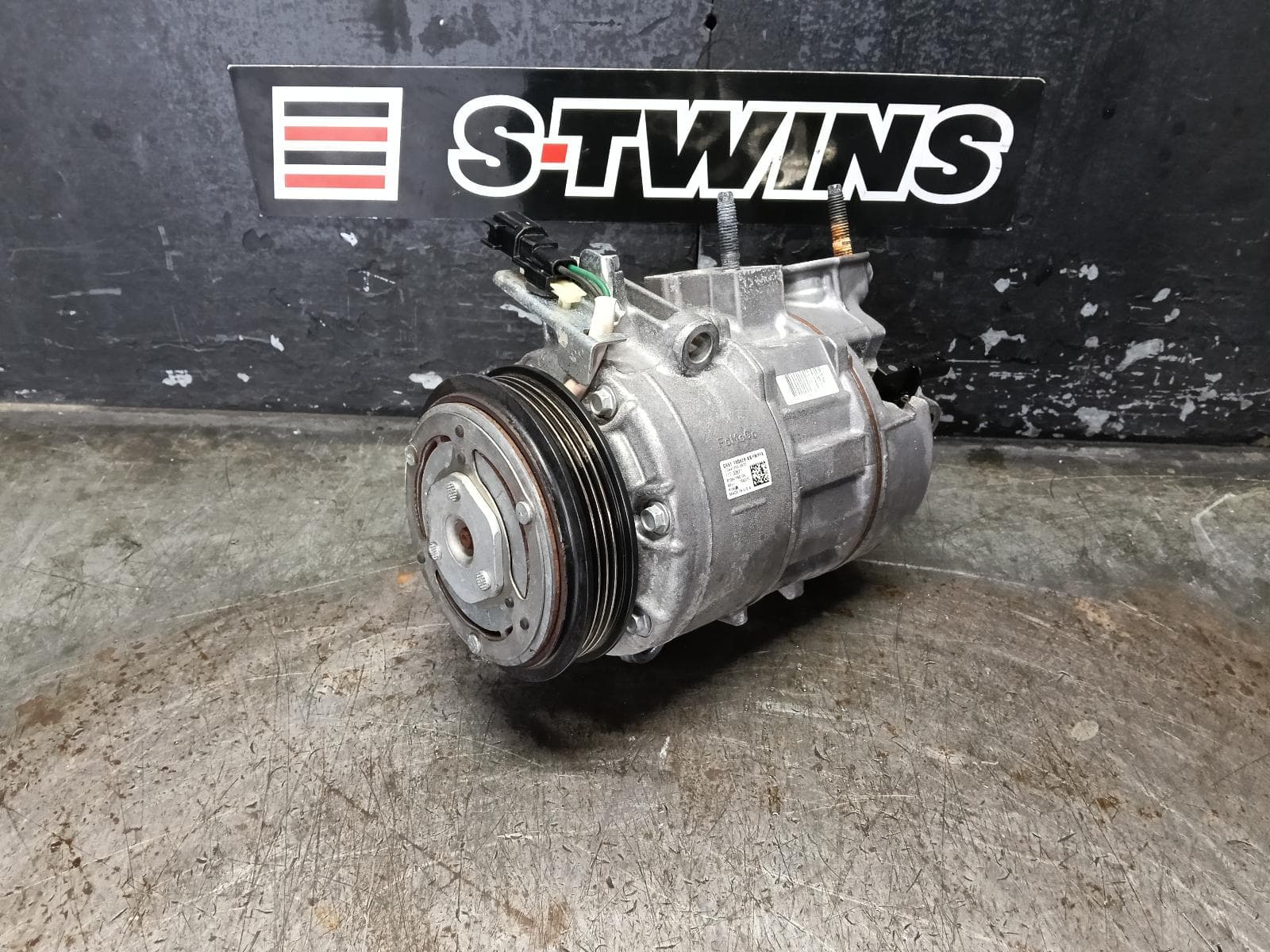 Used auto part listing image: 2017 FORD ESCAPE A C COMPRESSOR ZG, 2.0, PETROL, 09/16-05/20 0000386867