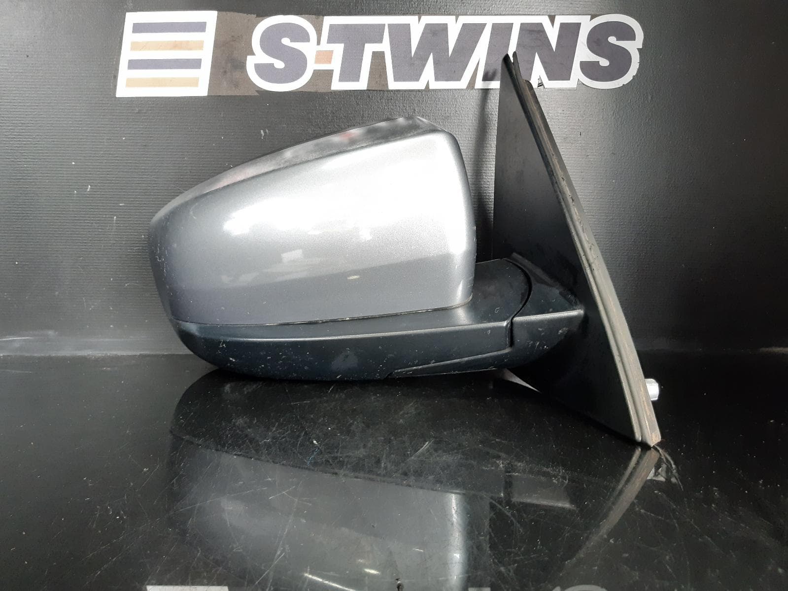 Used auto part listing image: 2007 BMW X5 RIGHT DOOR MIRROR E70, STANDARD, W/ SEAT ADJ & MEMORY, NON AUTO DIP TYPE, 03/07-11/12 0000132989