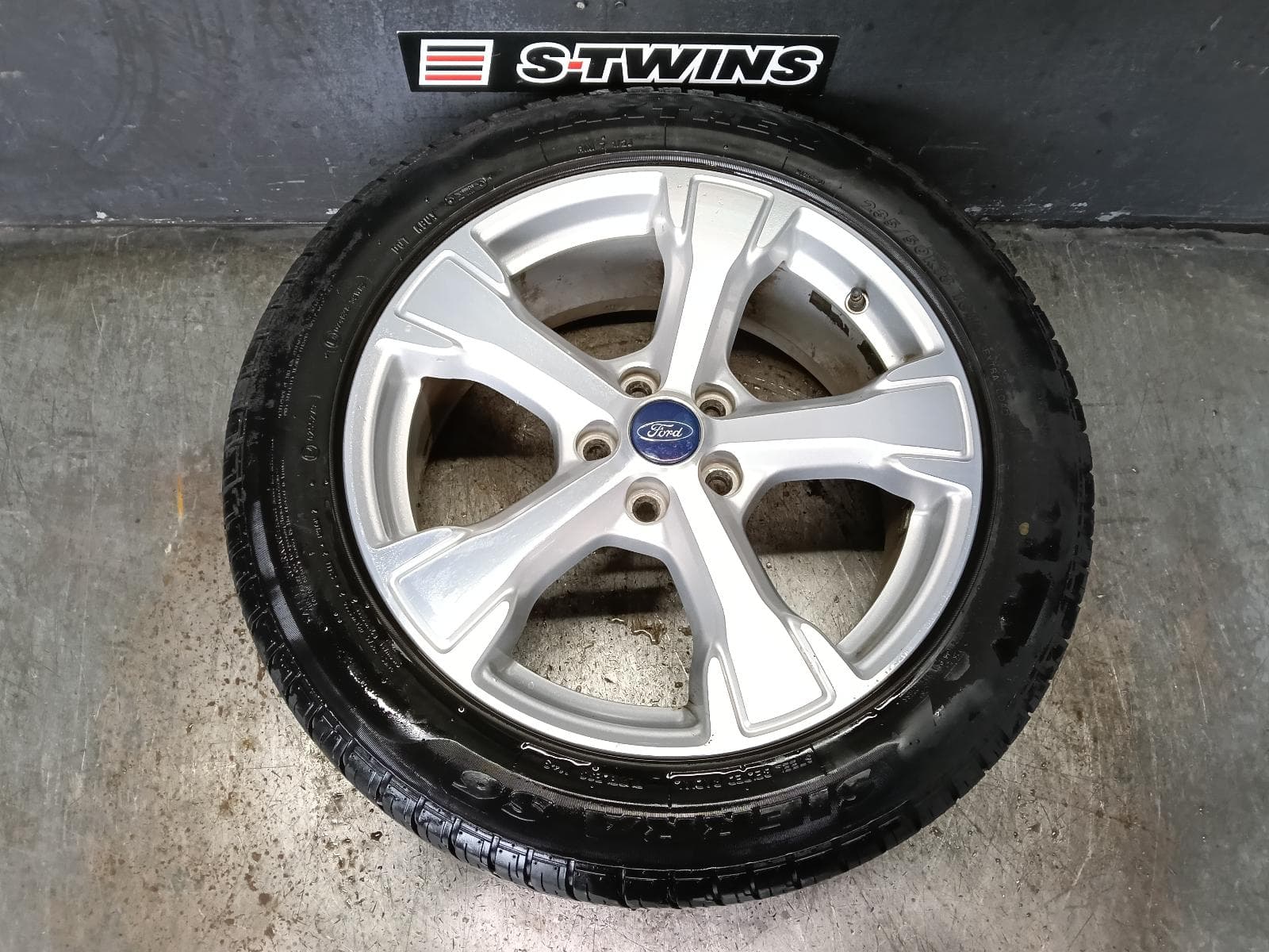 Used auto part listing image: 2017 FORD ESCAPE WHEEL MAG FACTORY, 18X7.5IN, ZG, 09/16-05/20 0000386722