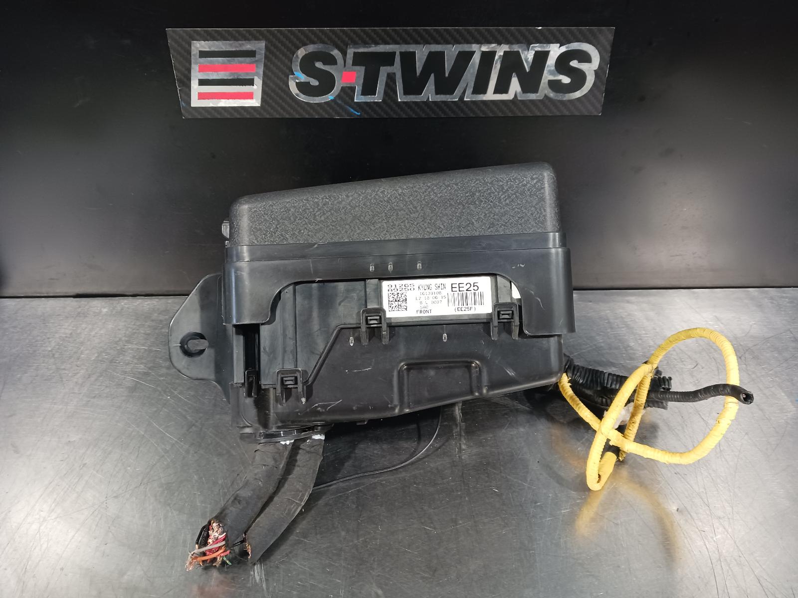 2018 Kia Carnival/Grand Carnival Fuse Box Under Dash Yp 02/15-10/20 0000203844
