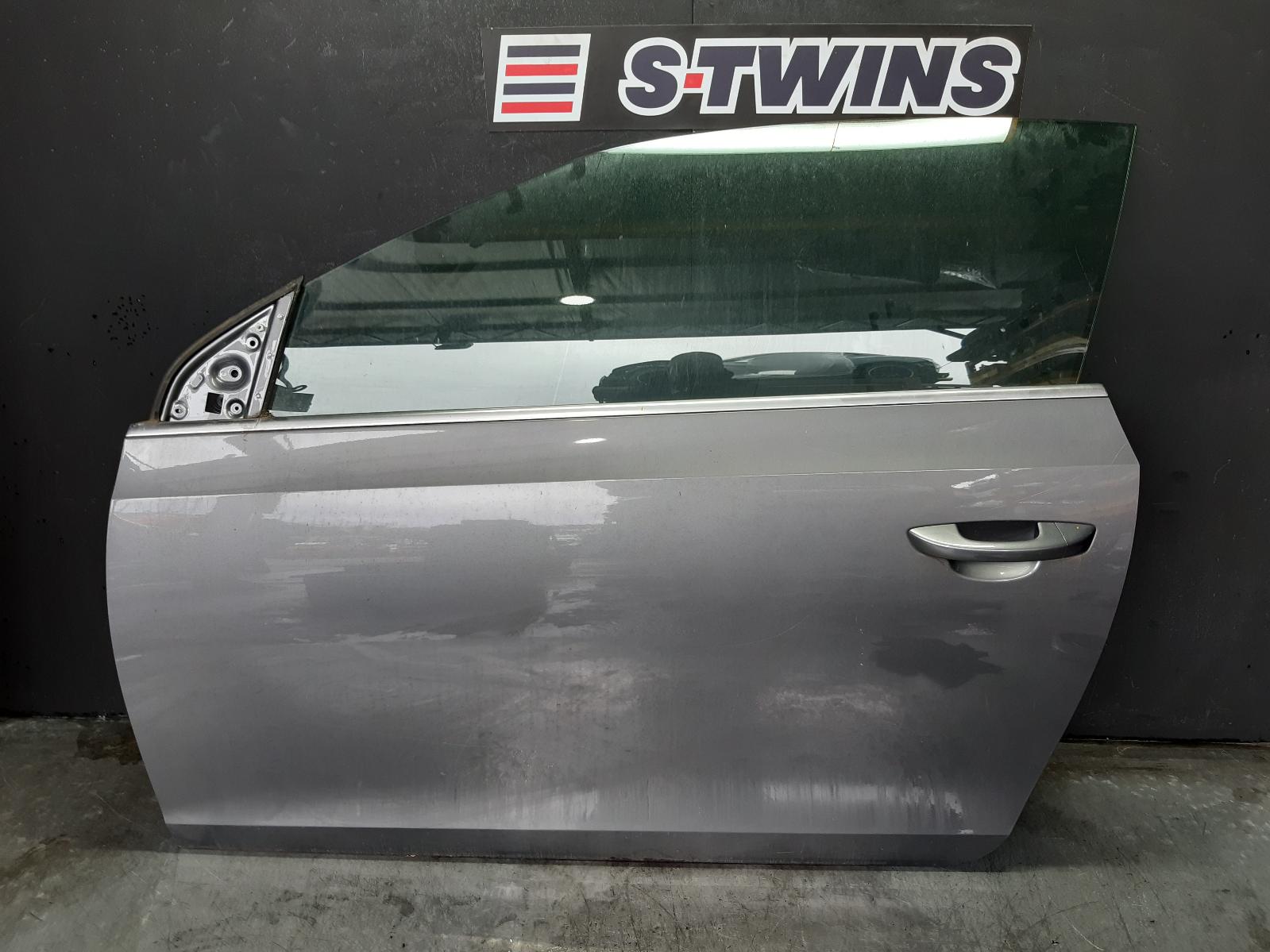 2013 Volkswagen Golf Left Front Door 166473