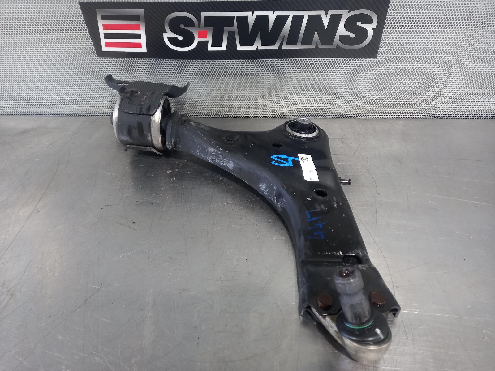 2016 Land Rover Discovery Sport Right Front Lower Control Arm 162430